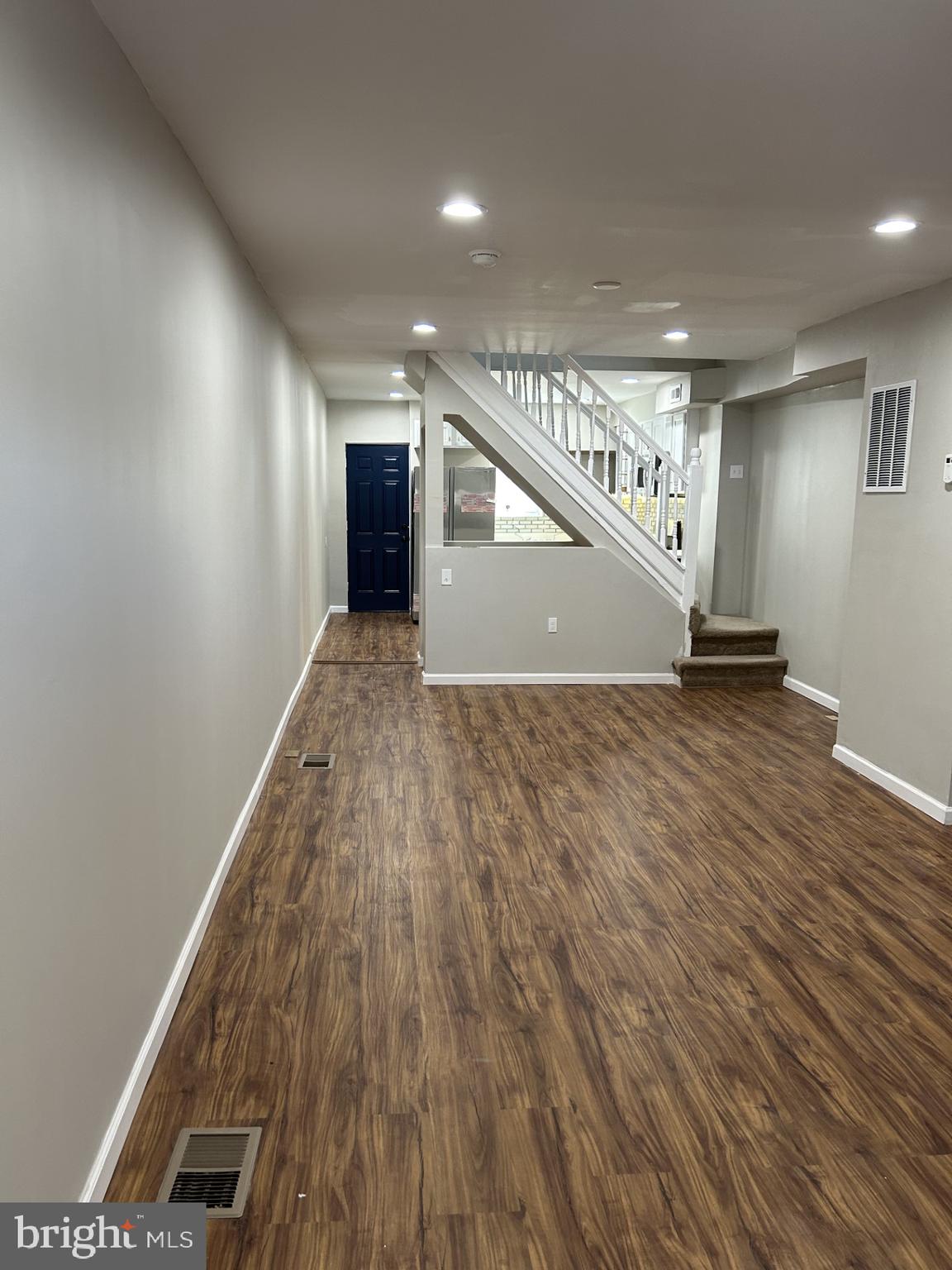 FOUR BY FOUR - Residential
