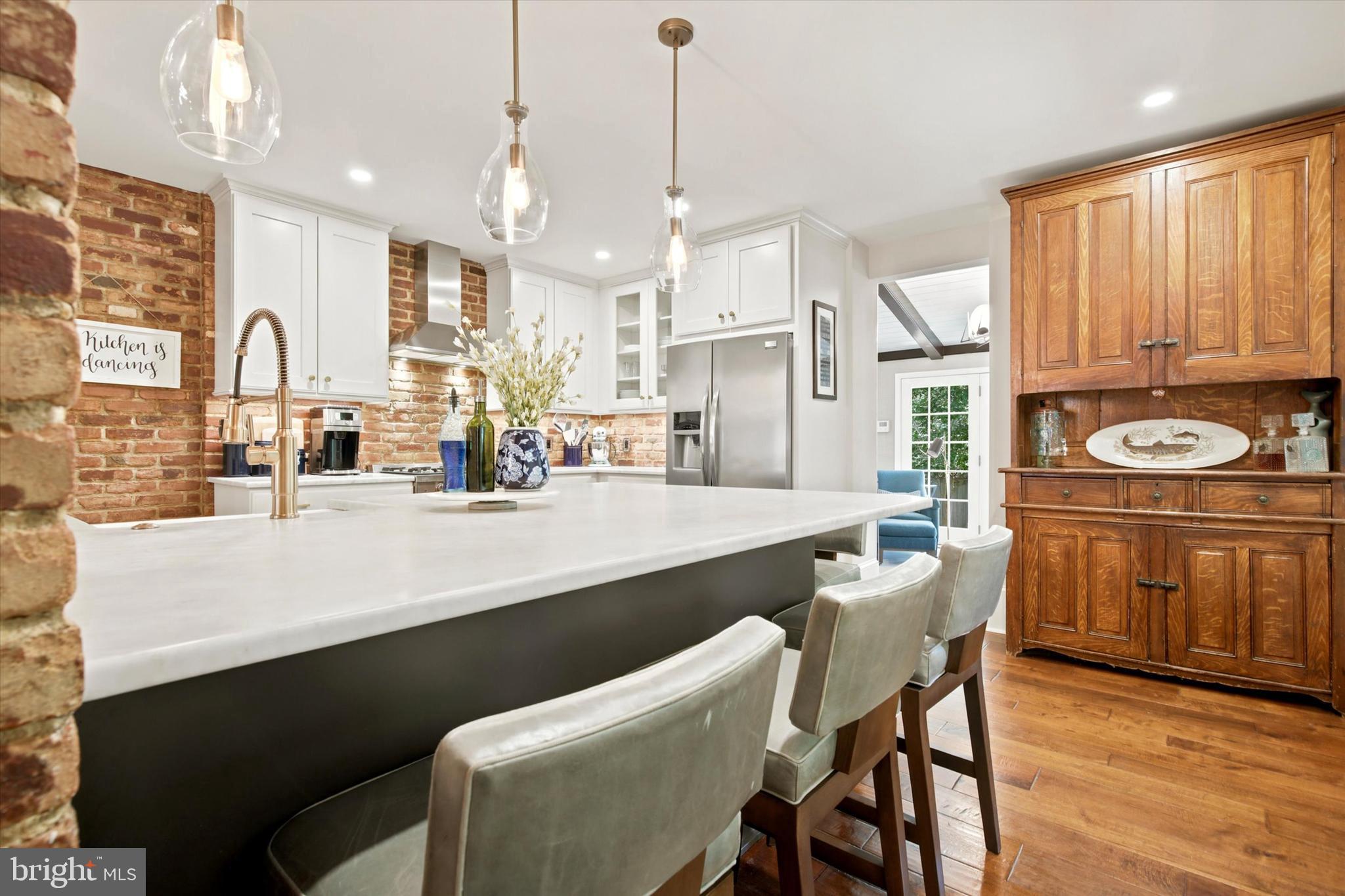 CHESTNUT HILL - Residential