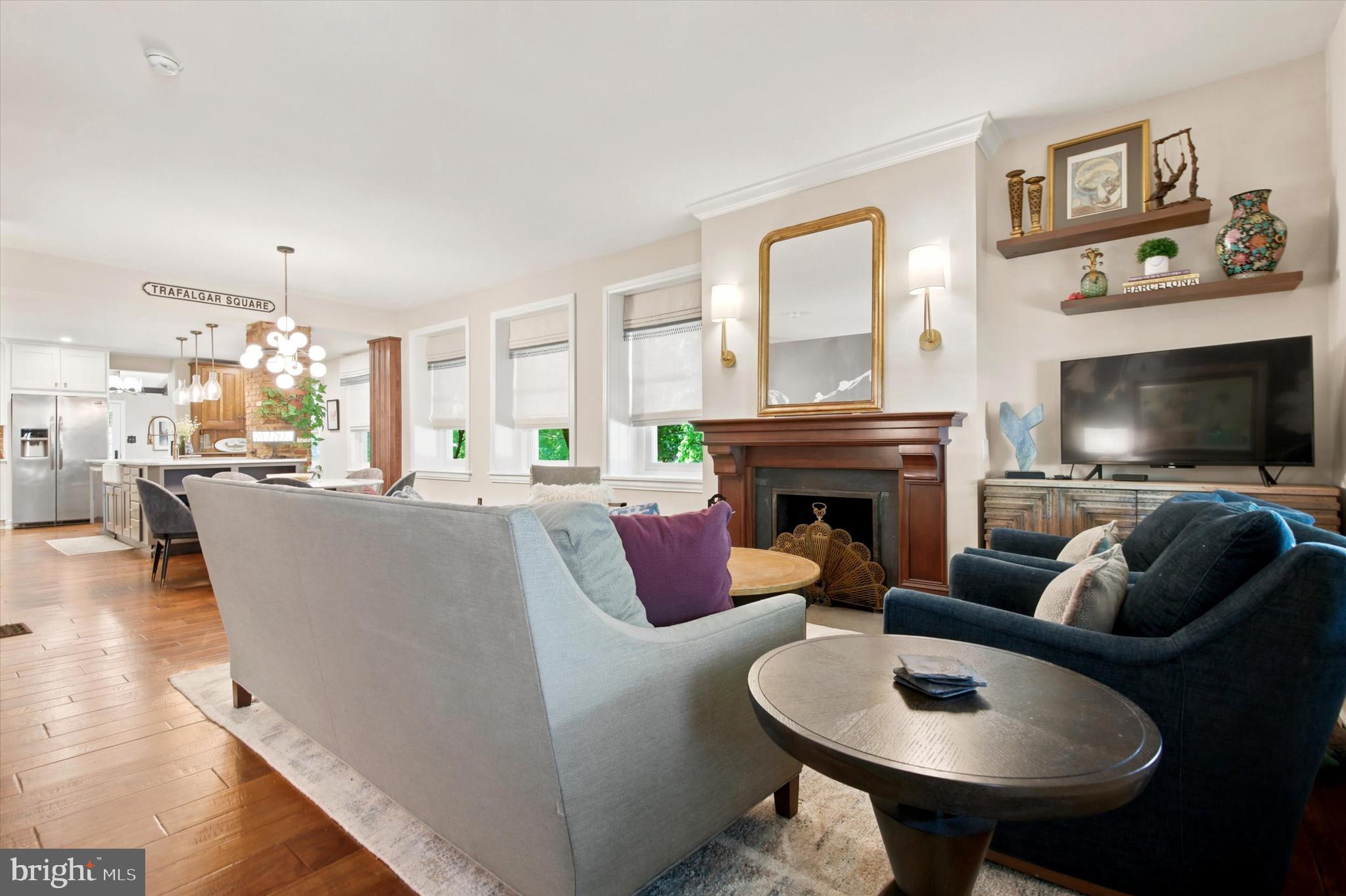 CHESTNUT HILL - Residential