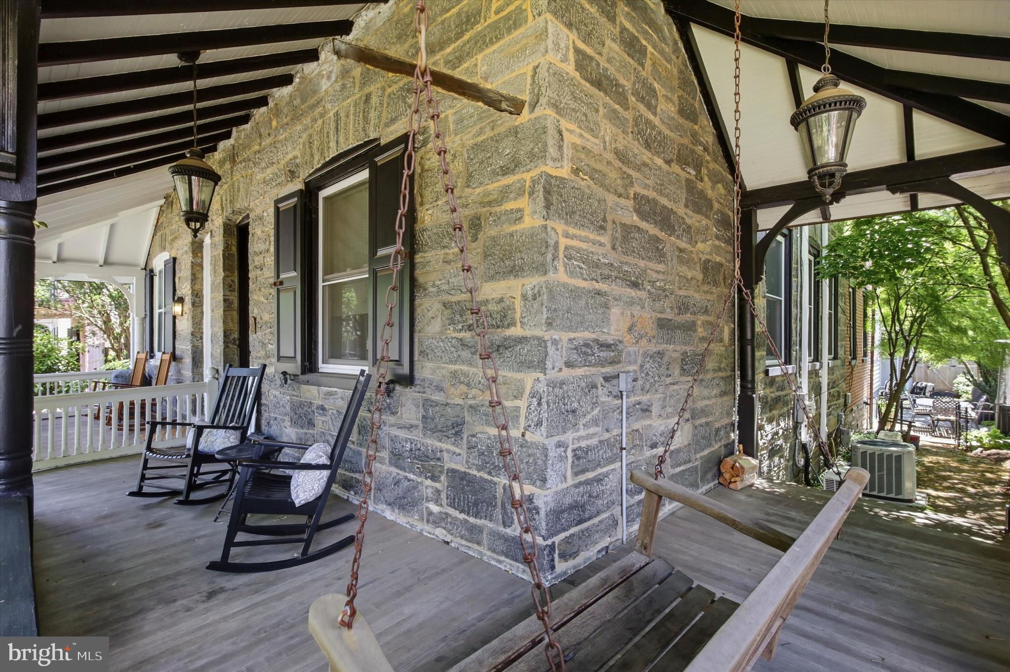 CHESTNUT HILL - Residential