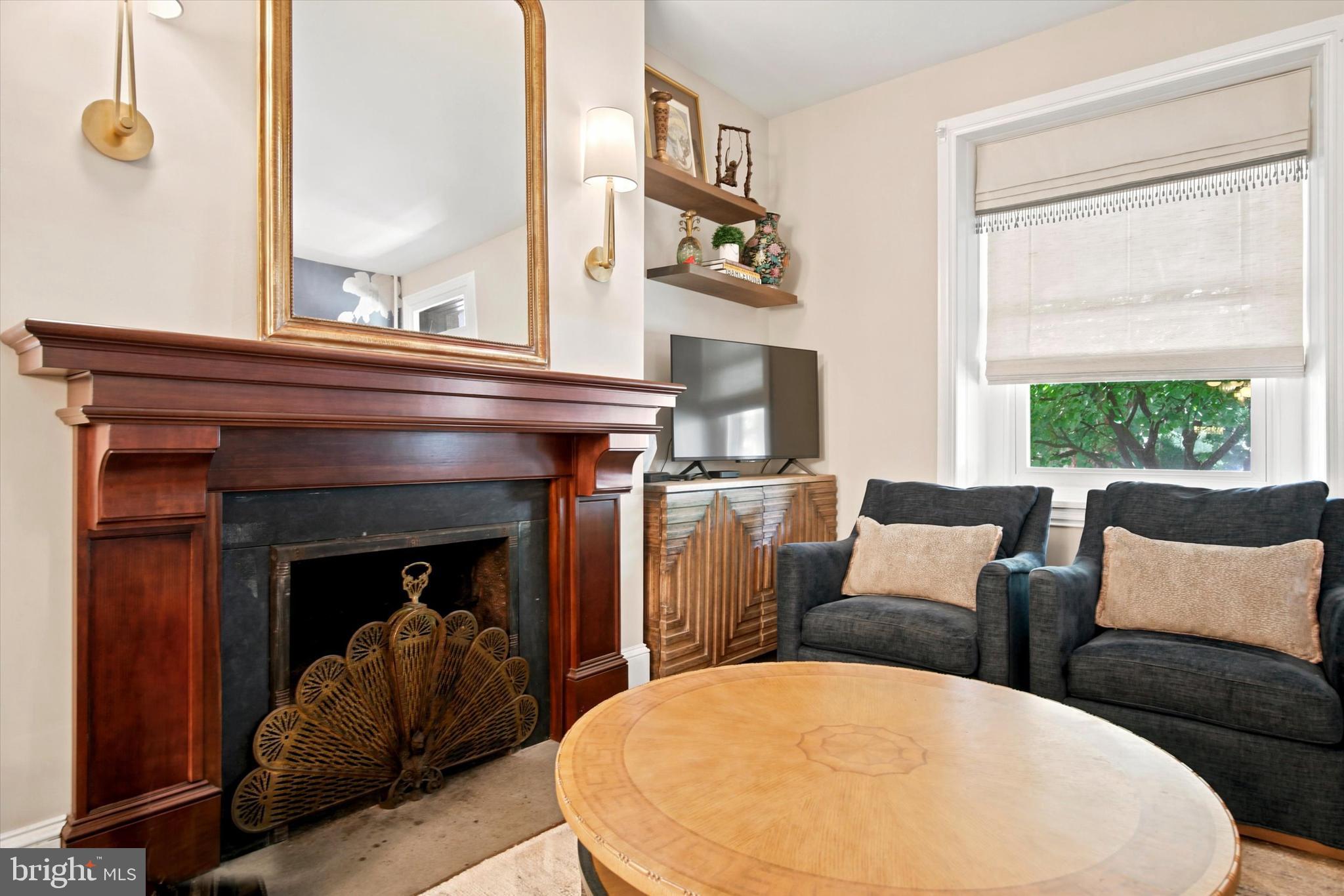 CHESTNUT HILL - Residential