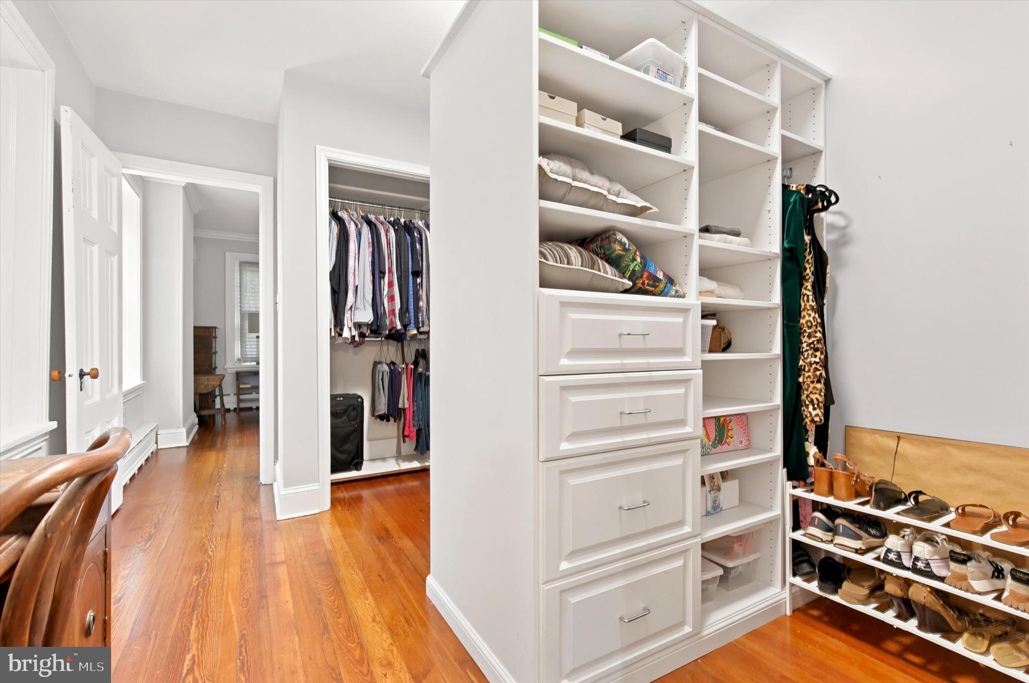 CHESTNUT HILL - Residential