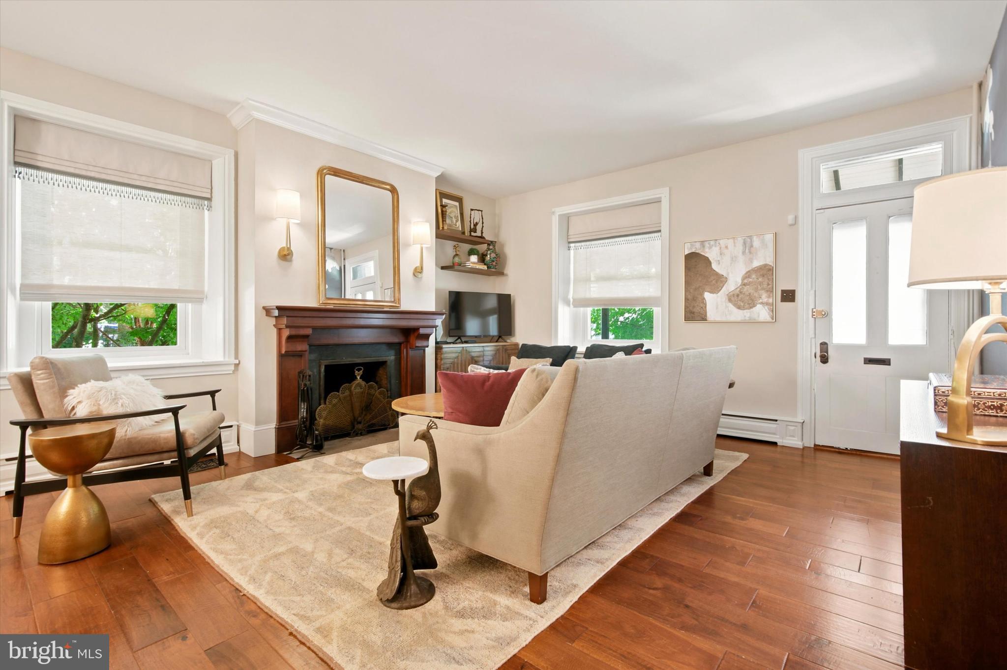 CHESTNUT HILL - Residential