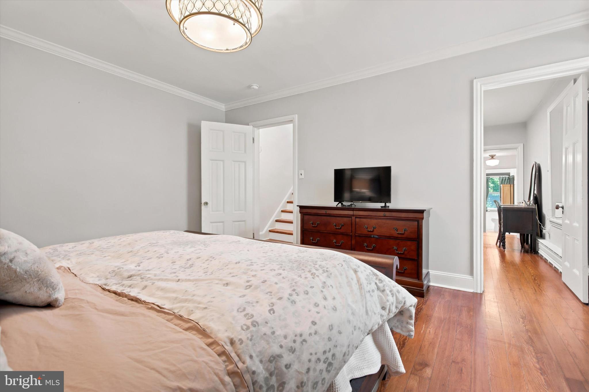 CHESTNUT HILL - Residential