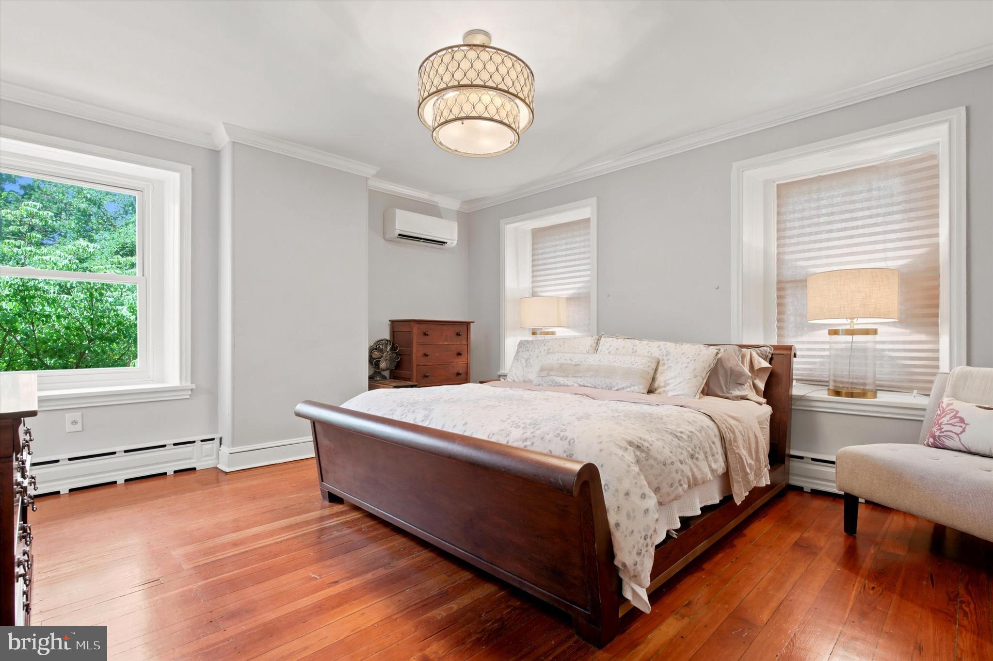 CHESTNUT HILL - Residential