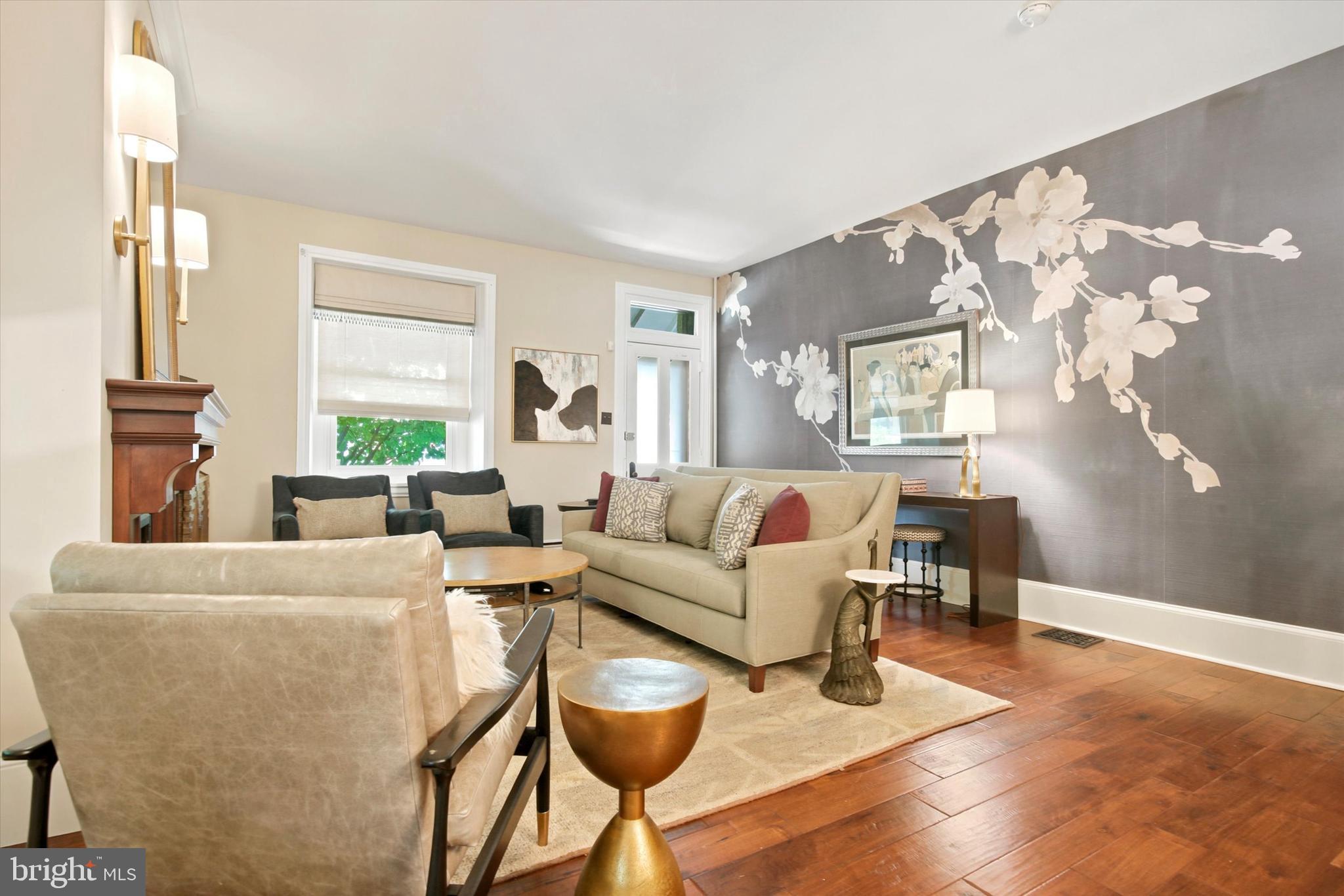 CHESTNUT HILL - Residential