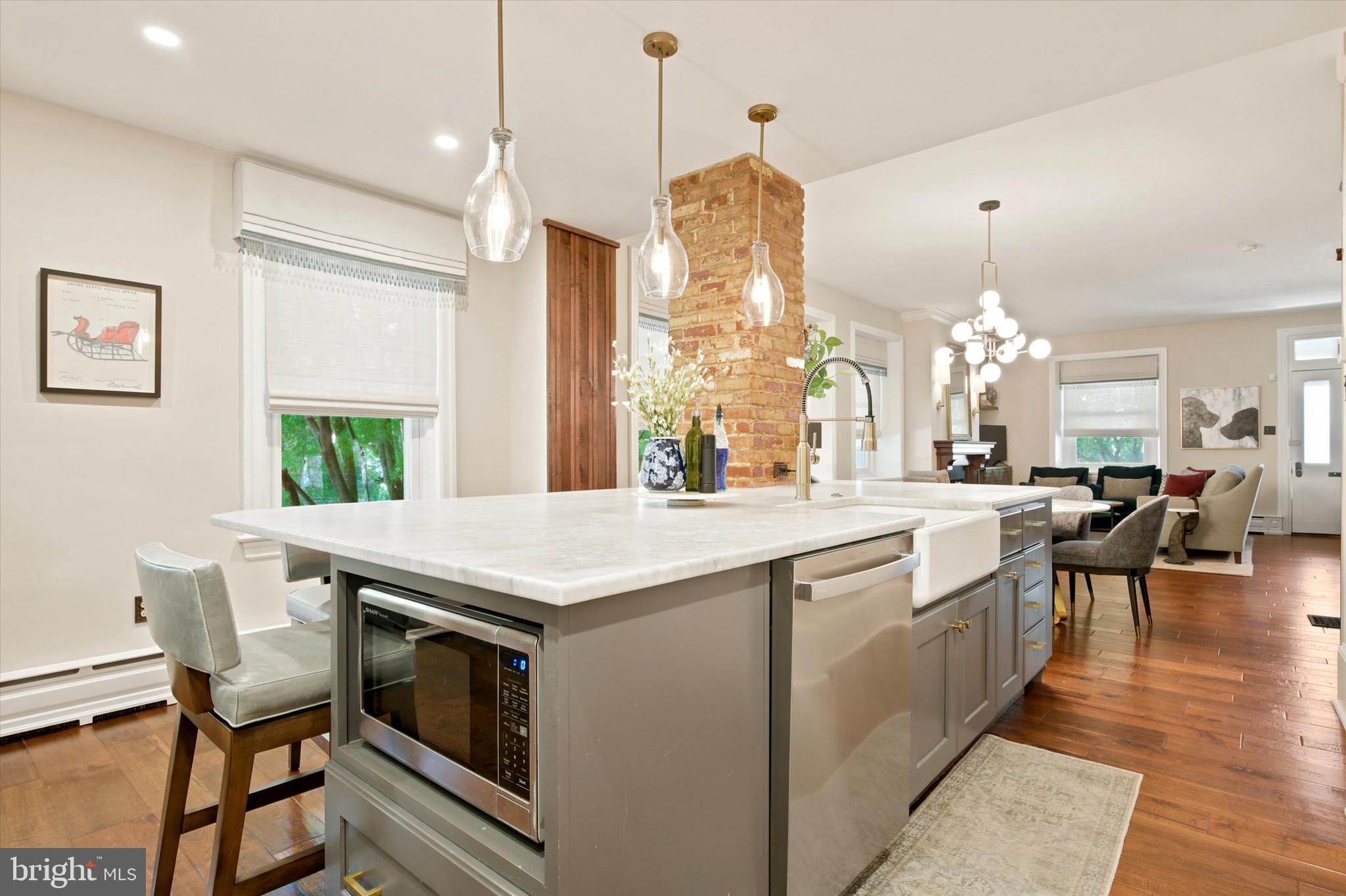 CHESTNUT HILL - Residential