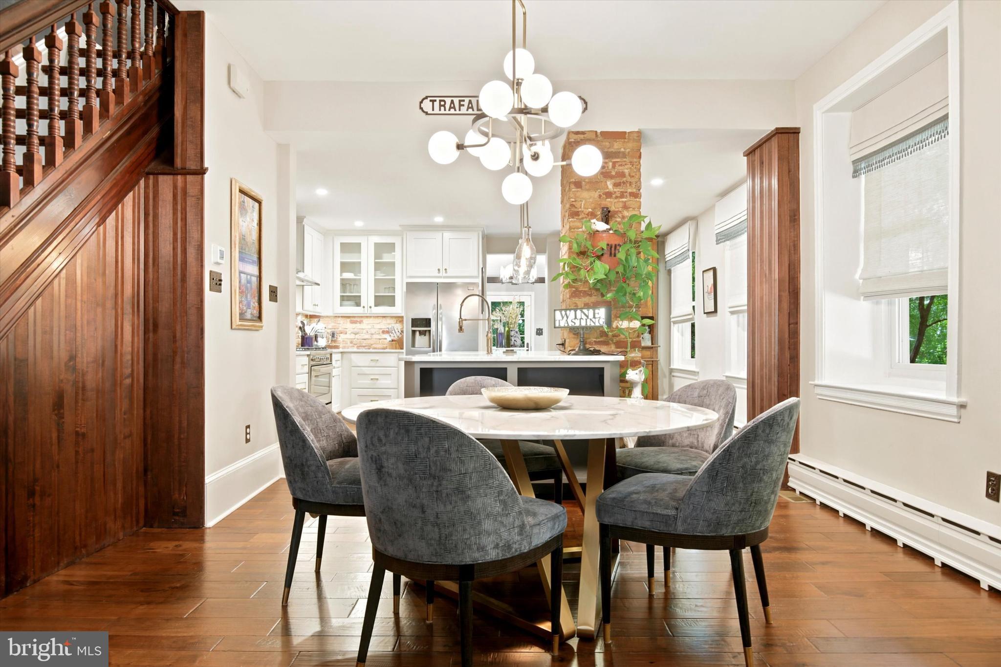 CHESTNUT HILL - Residential