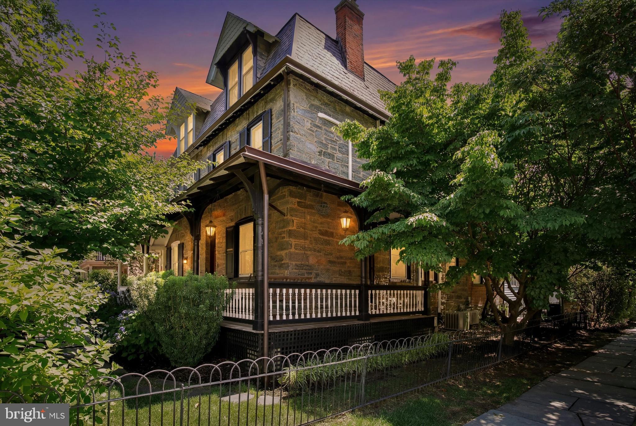 CHESTNUT HILL - Residential