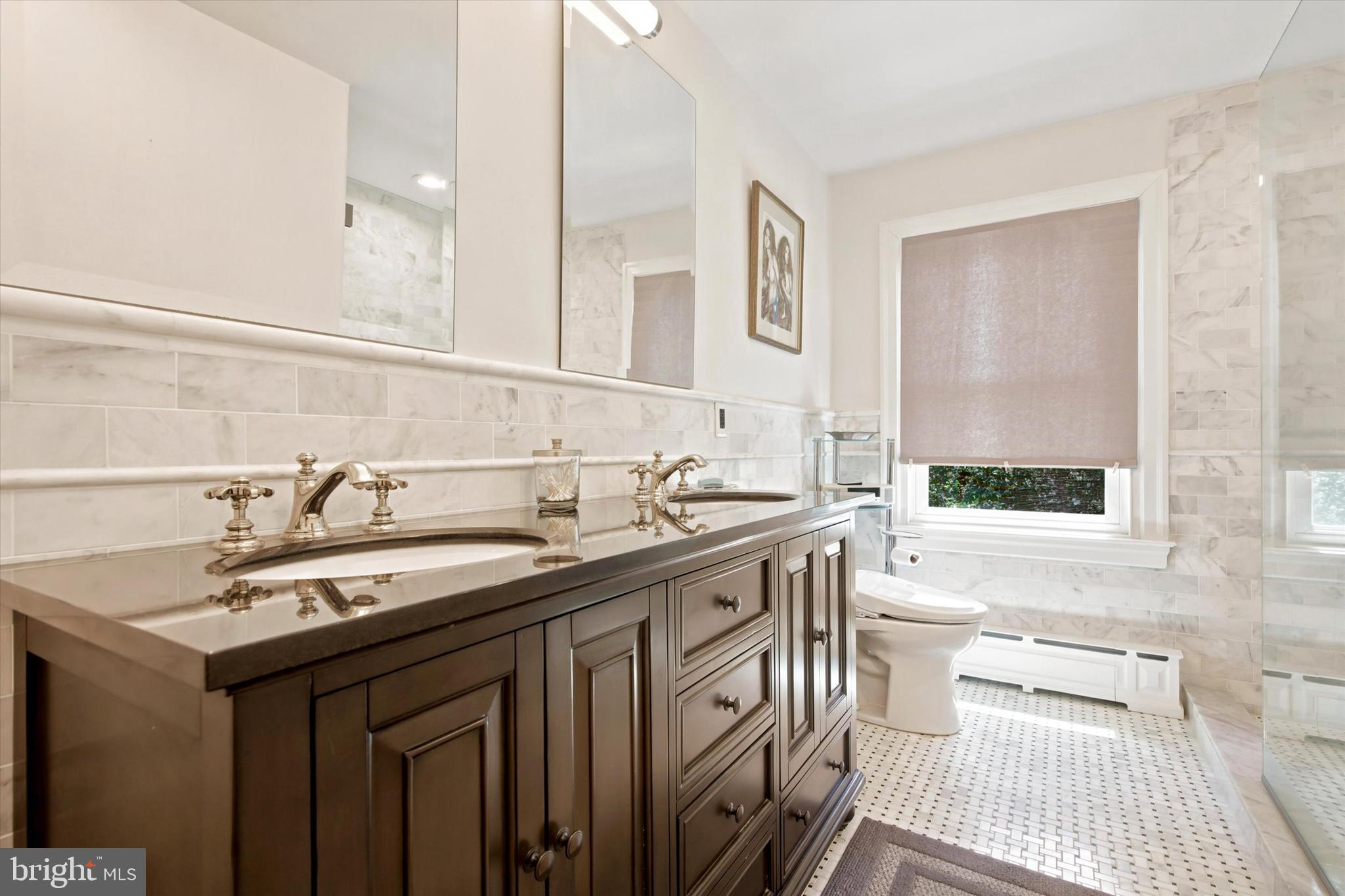 CHESTNUT HILL - Residential