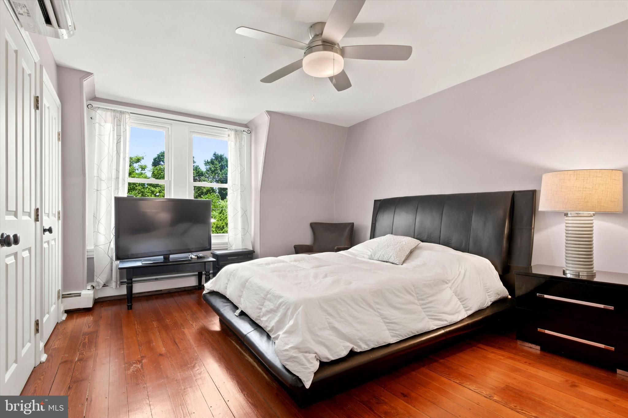 CHESTNUT HILL - Residential