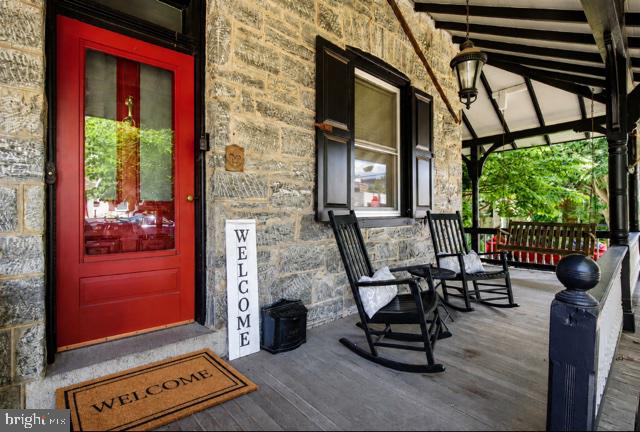 CHESTNUT HILL - Residential