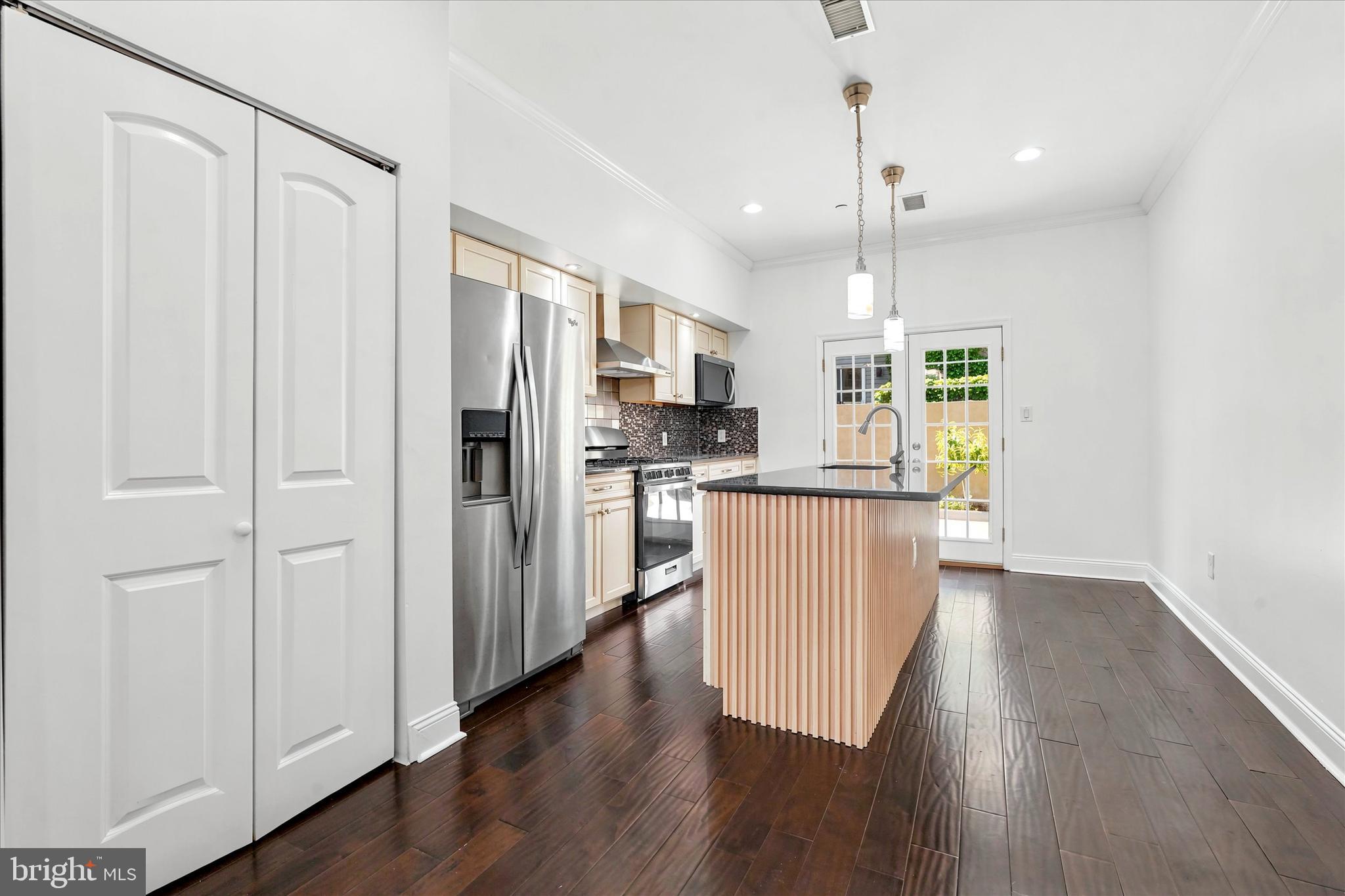 EAST PASSYUNK CROSSING - Residential