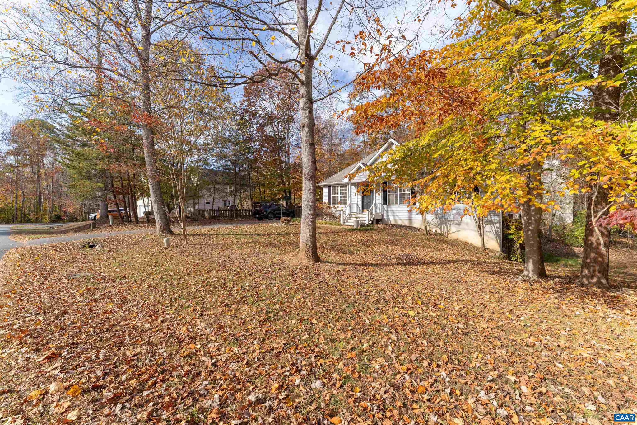 LAKE MONTICELLO - Residential