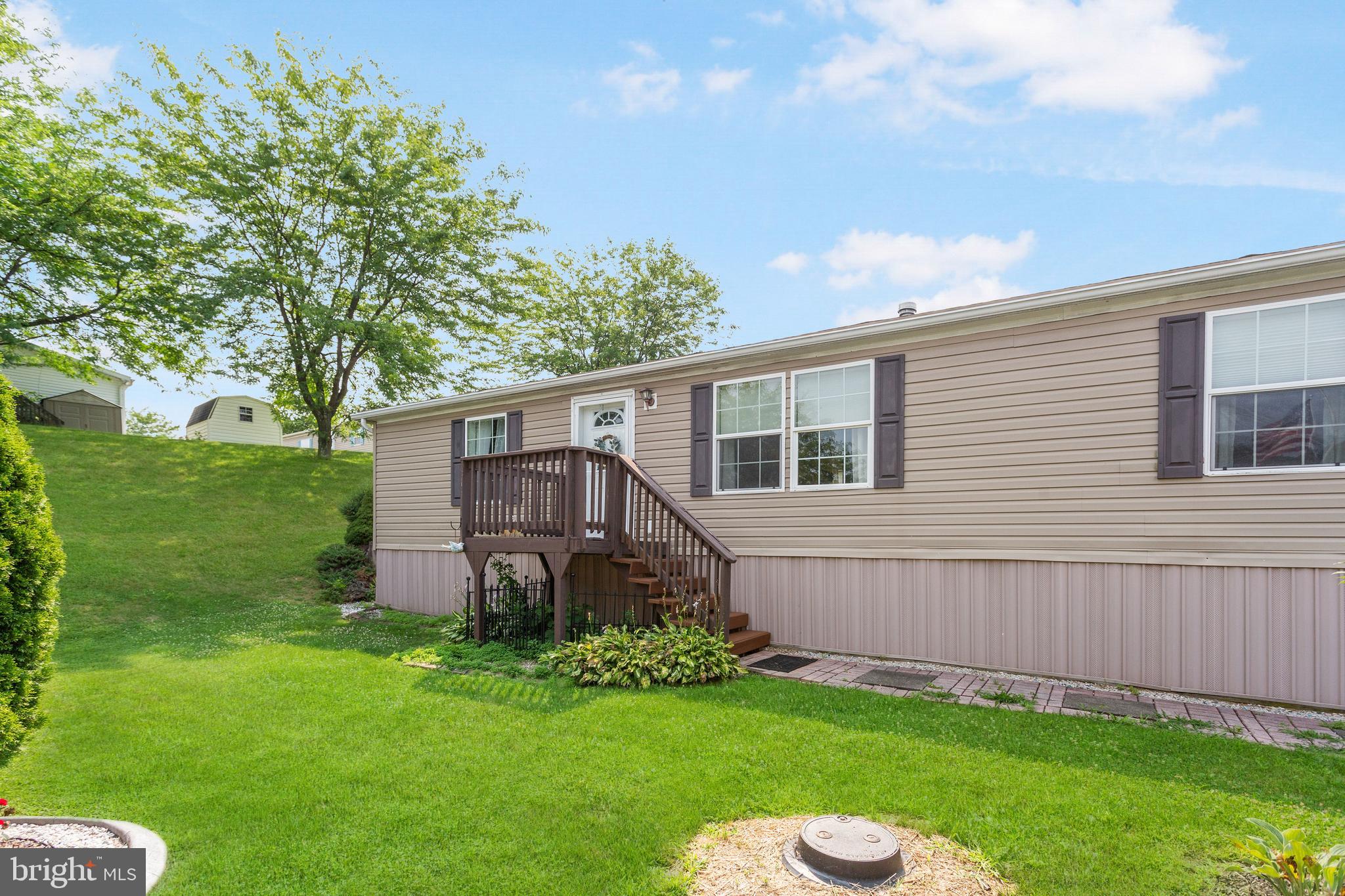 EAGLE VIEW MOBILE HOME PK - Residential