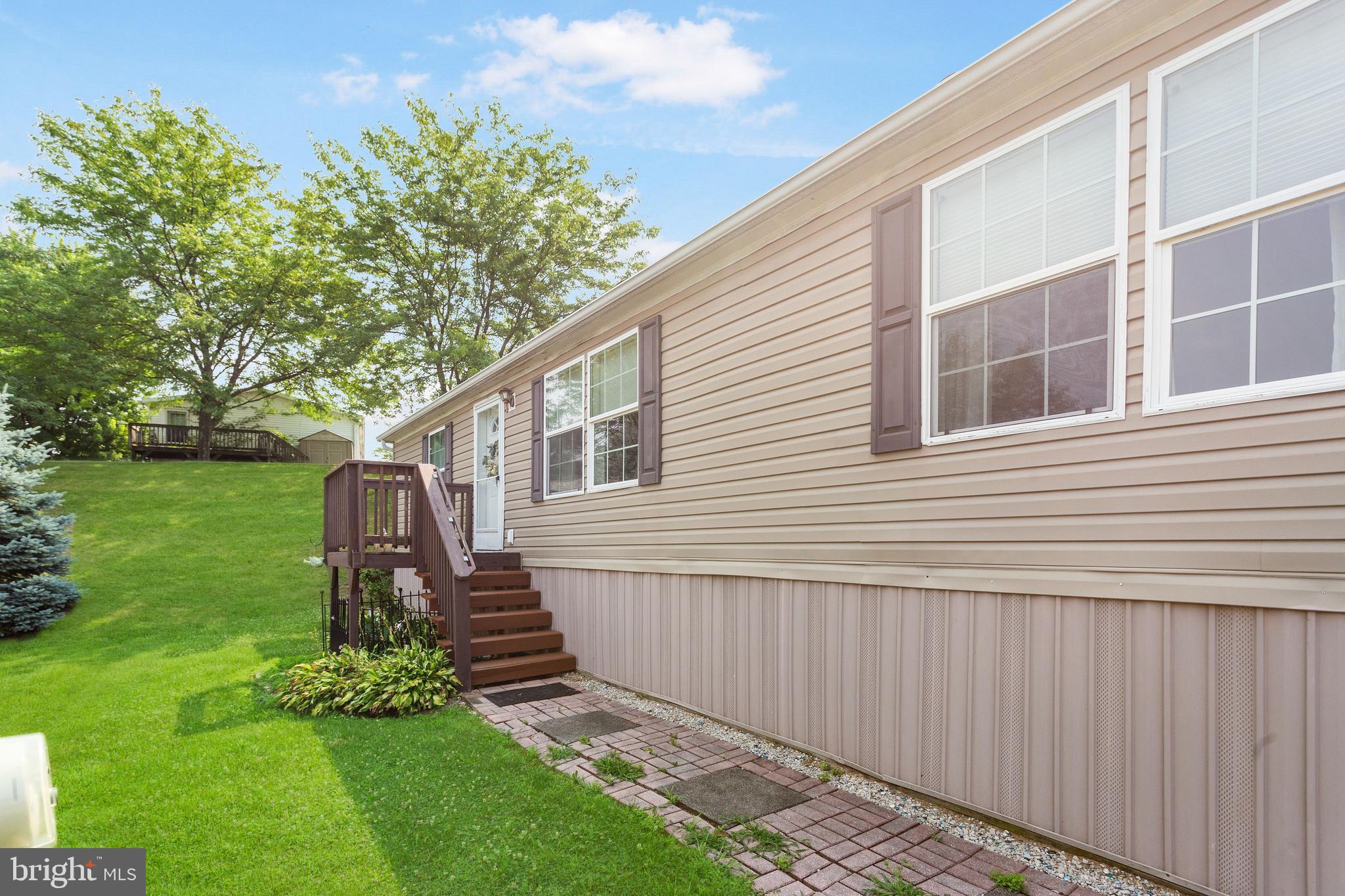 EAGLE VIEW MOBILE HOME PK - Residential