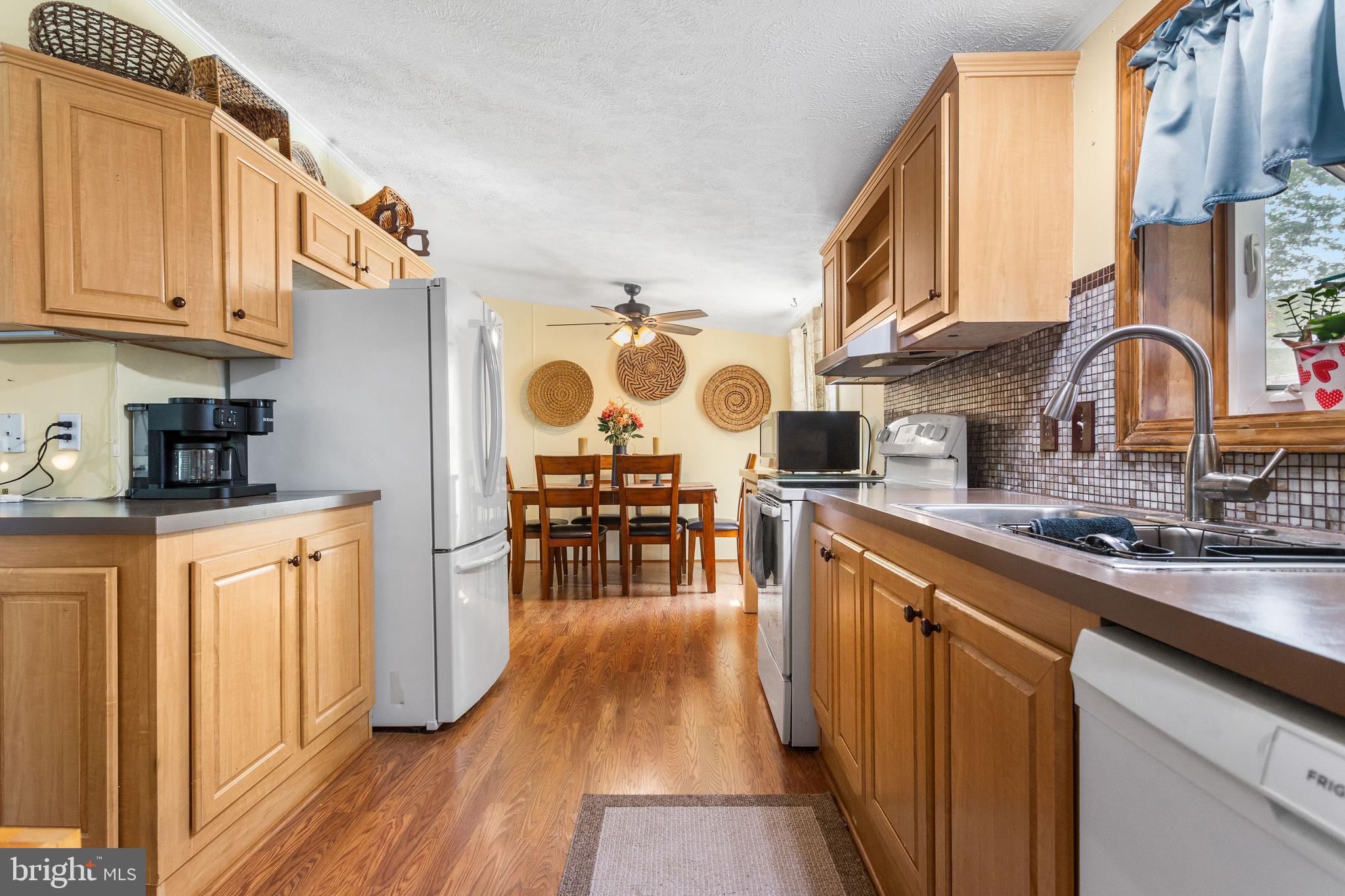EAGLE VIEW MOBILE HOME PK - Residential