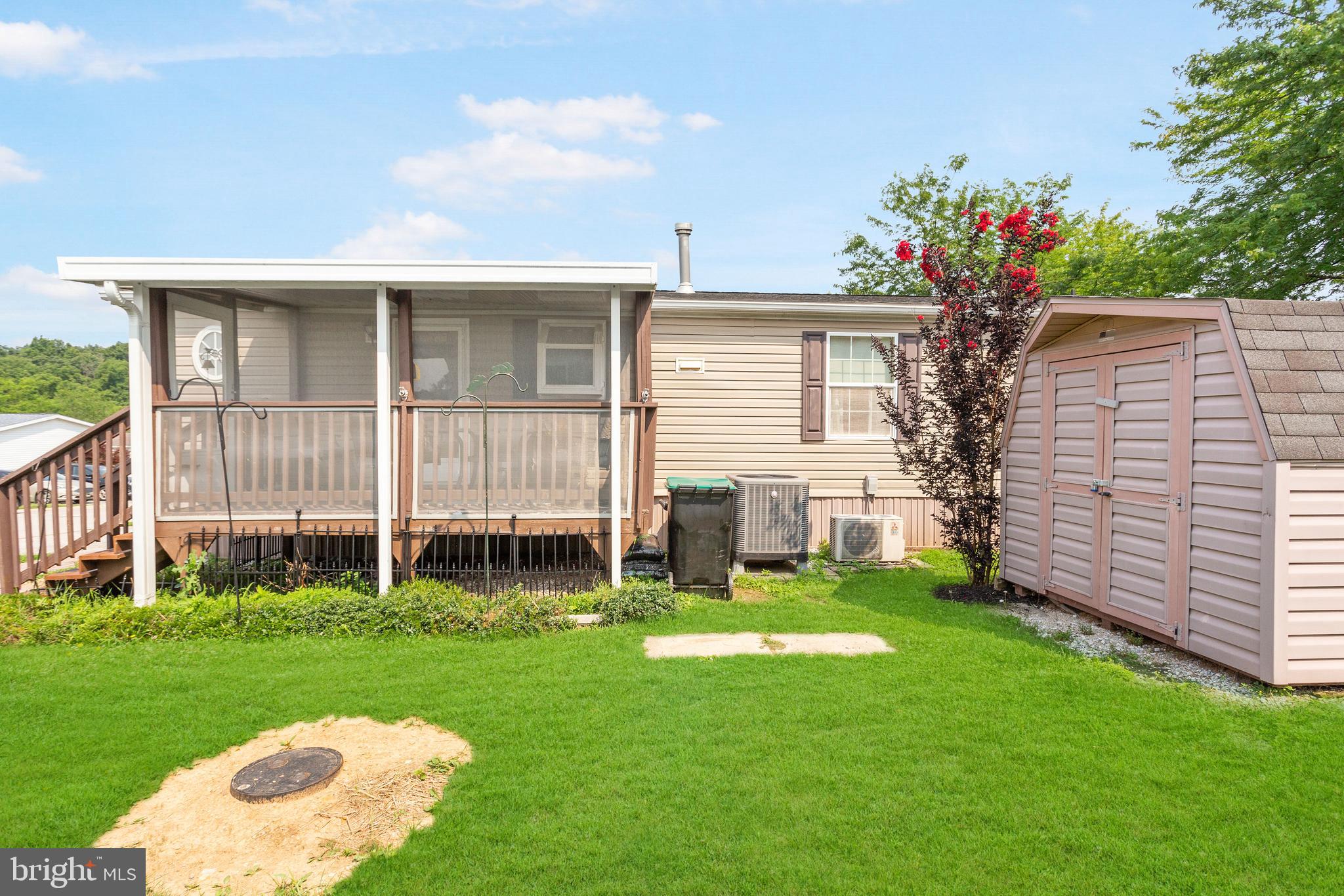 EAGLE VIEW MOBILE HOME PK - Residential