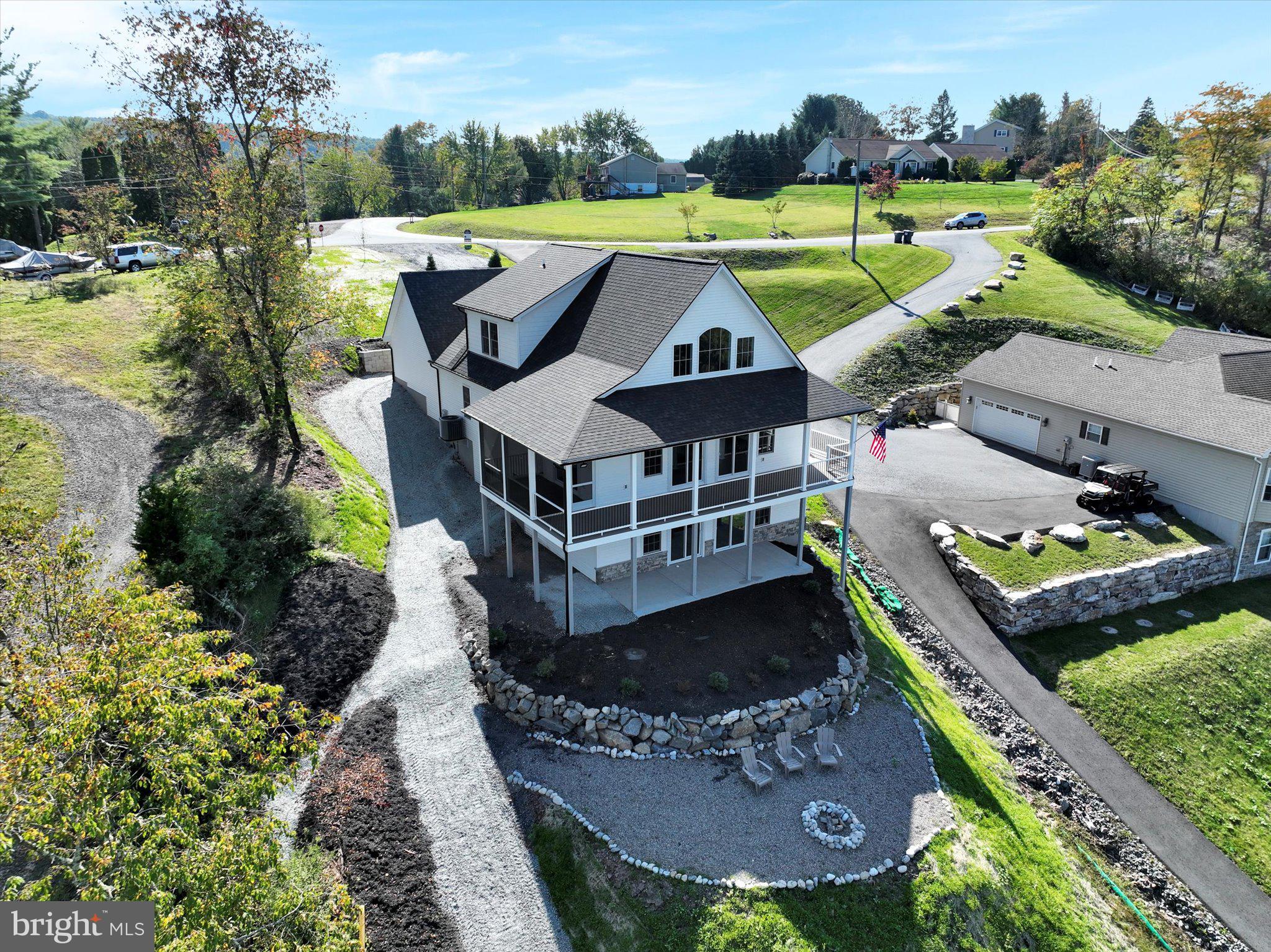 LAKE WYNONAH - Residential