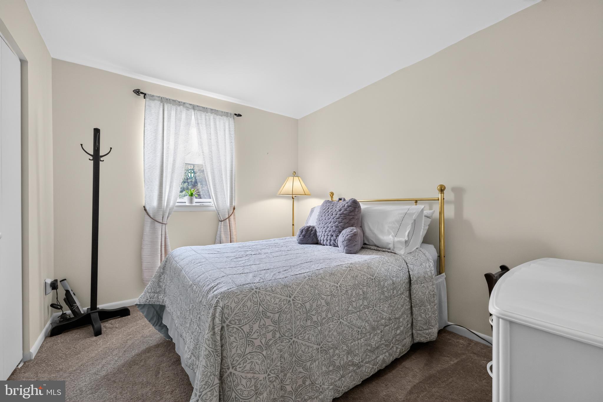 FOX CHASE - Residential