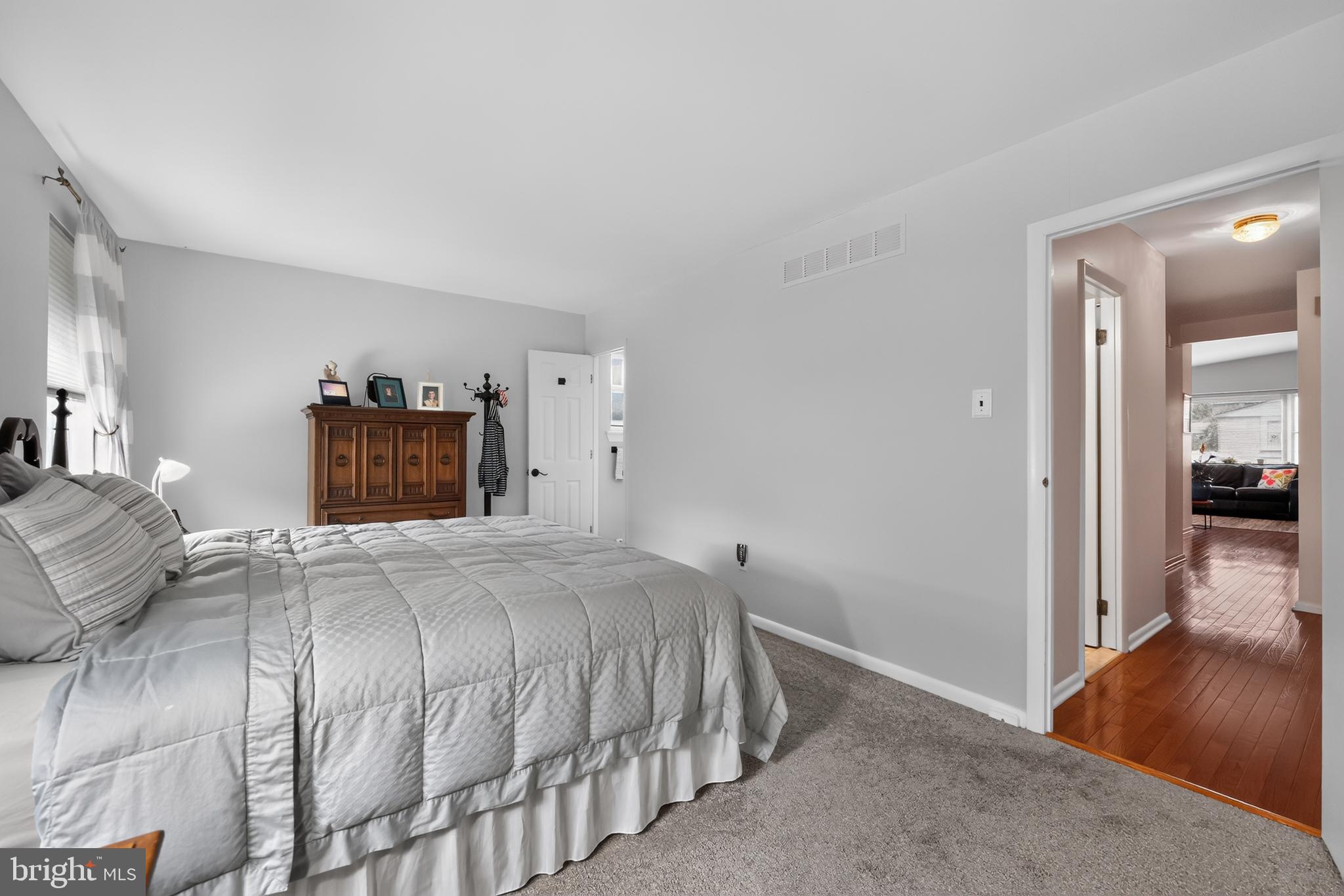 FOX CHASE - Residential