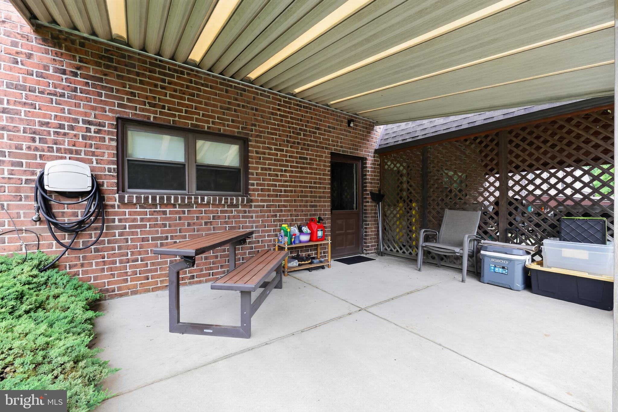 FOX CHASE - Residential