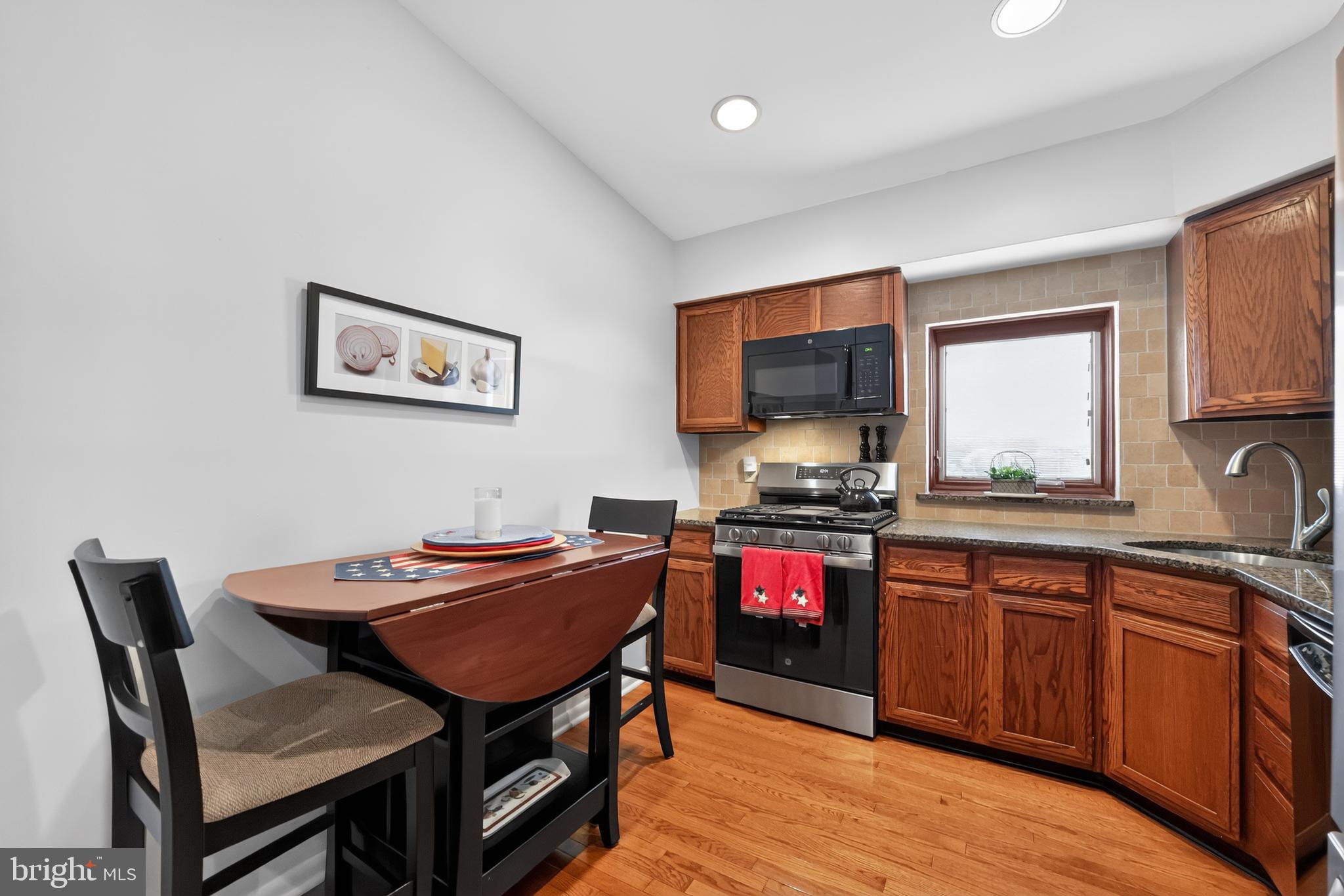 FOX CHASE - Residential