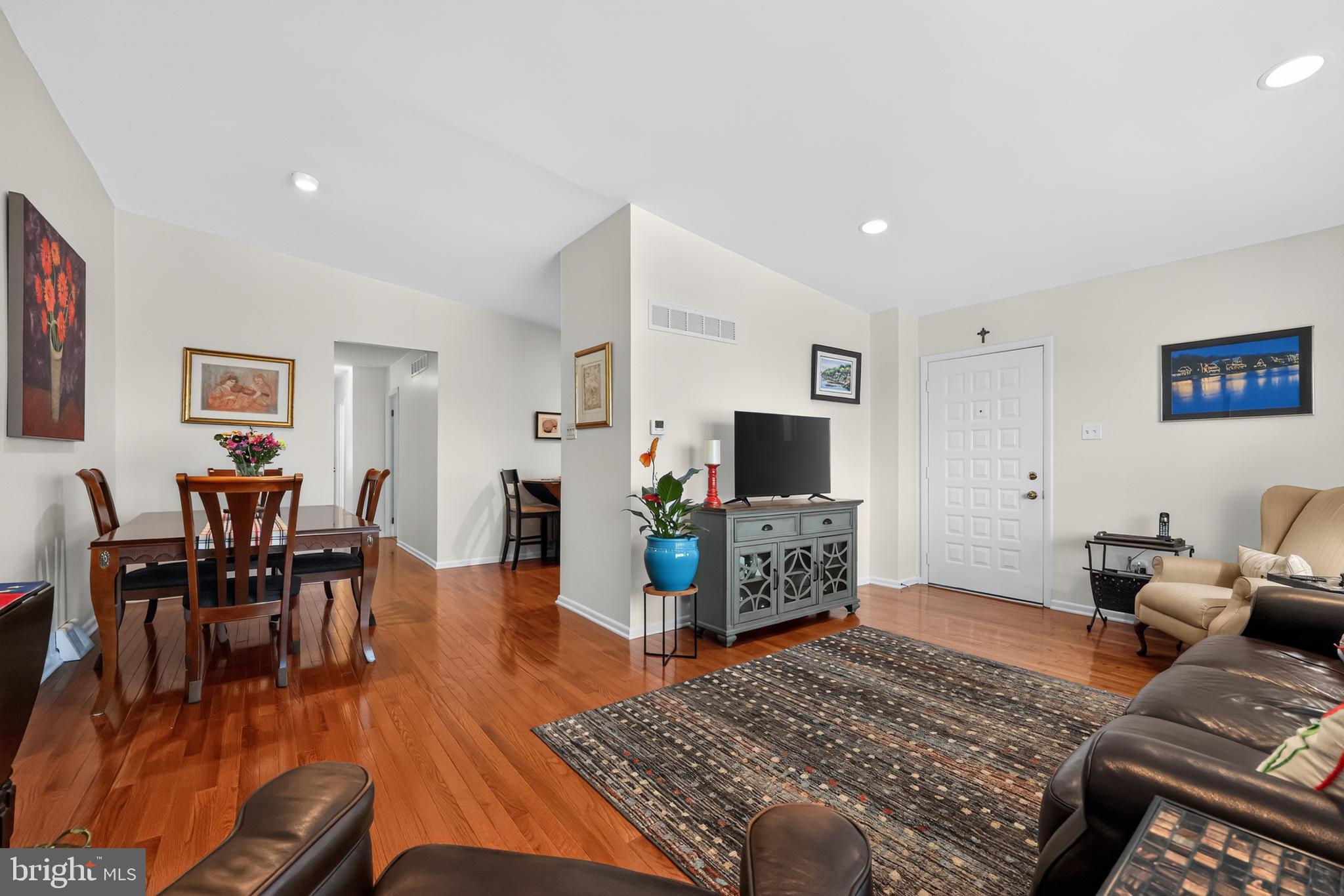 FOX CHASE - Residential