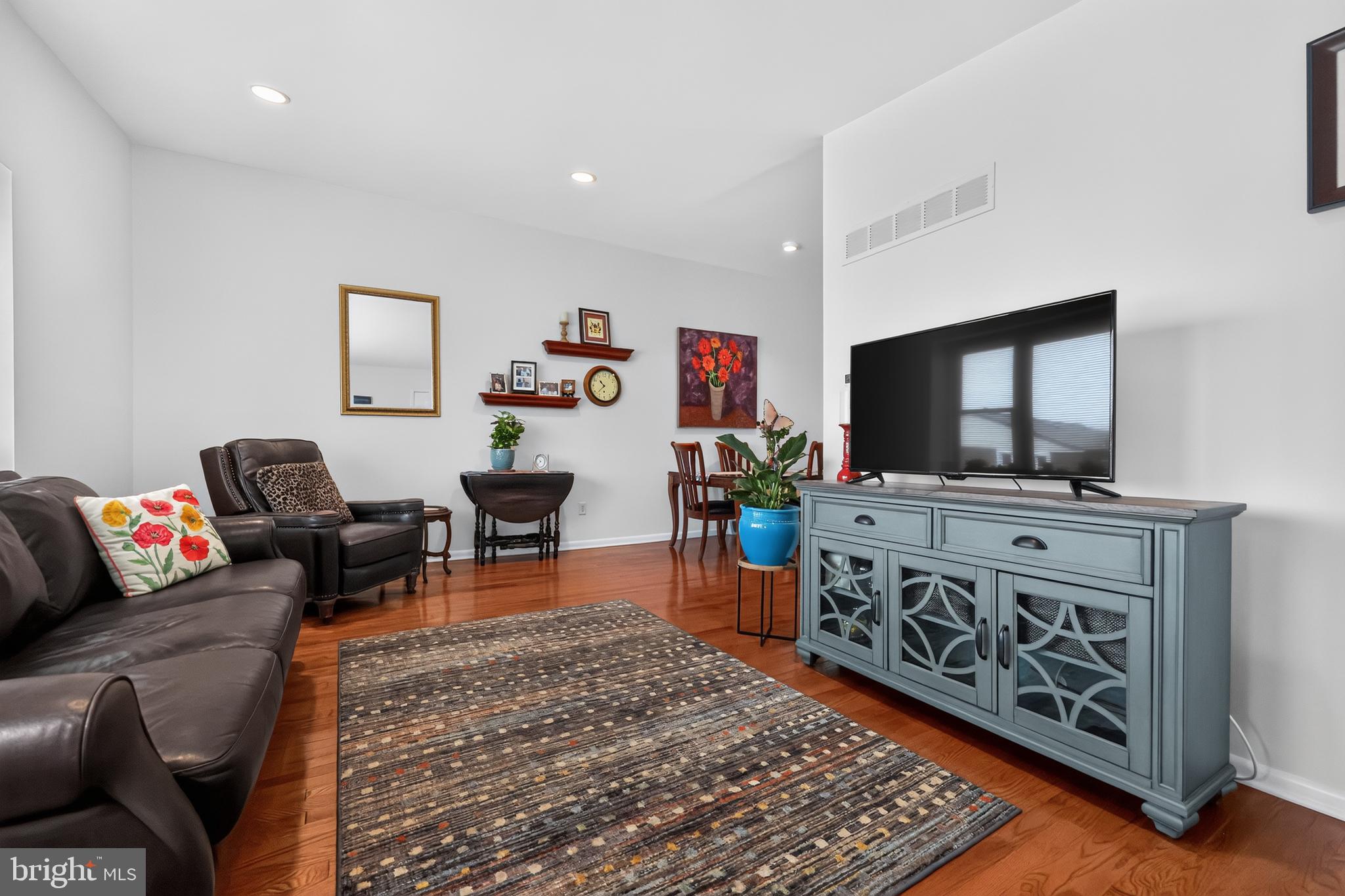 FOX CHASE - Residential