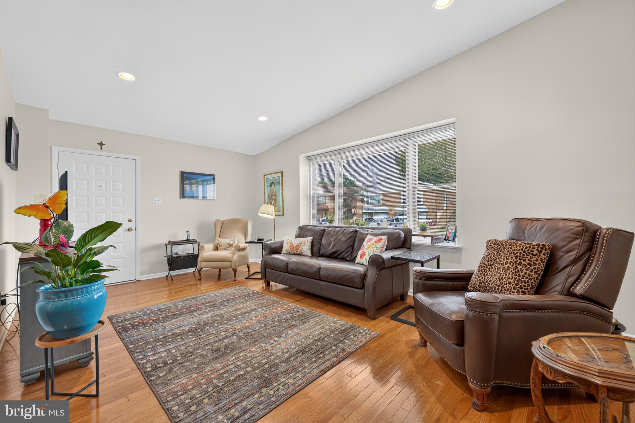 FOX CHASE - Residential