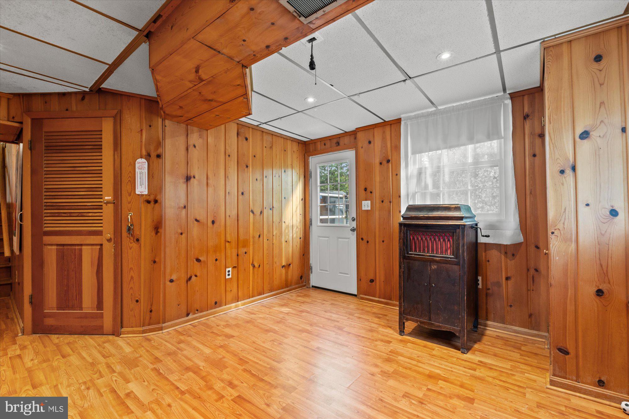 WAYNEWOOD - Residential