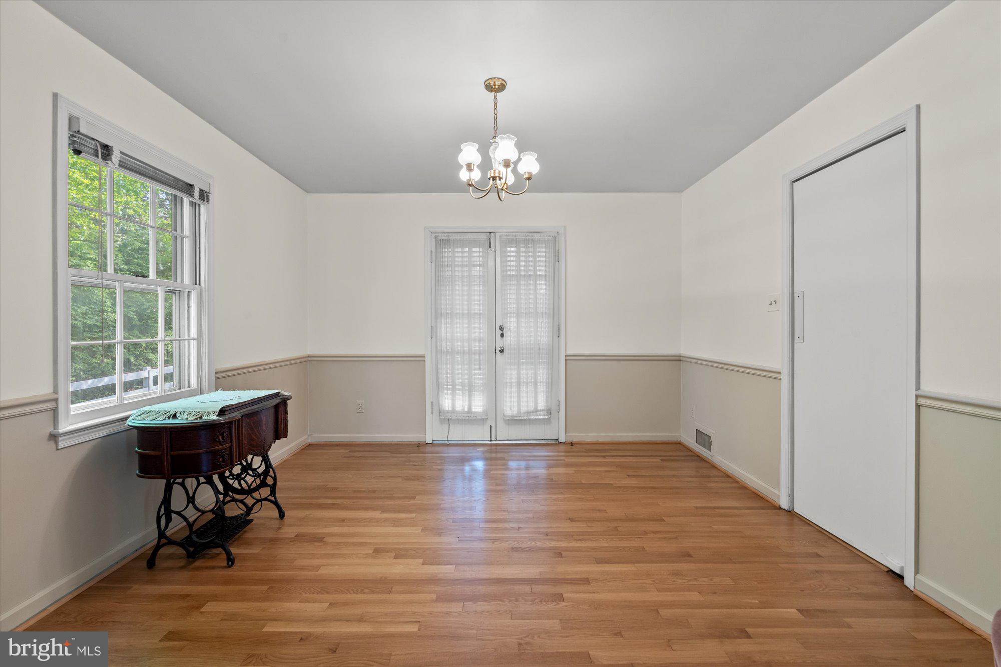 WAYNEWOOD - Residential