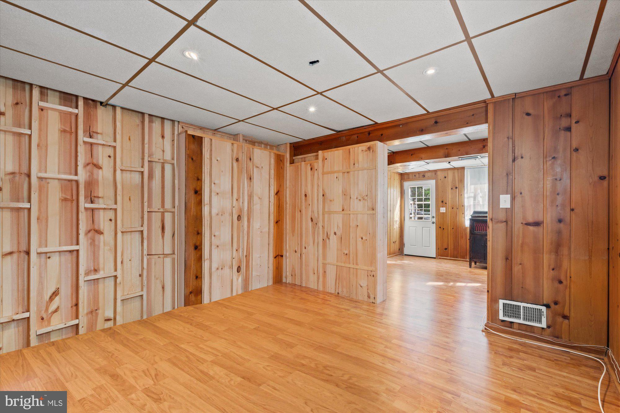 WAYNEWOOD - Residential
