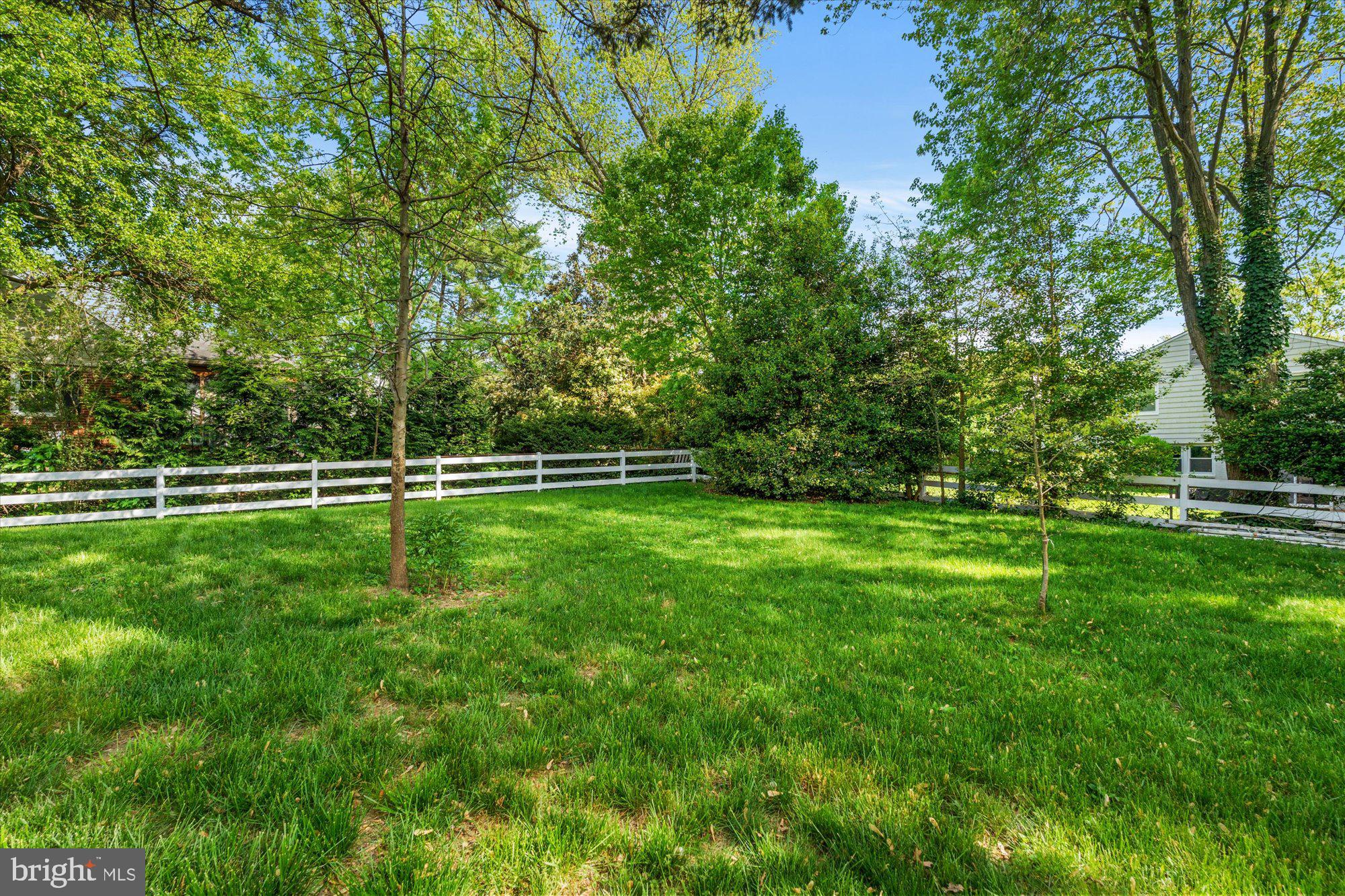 WAYNEWOOD - Residential