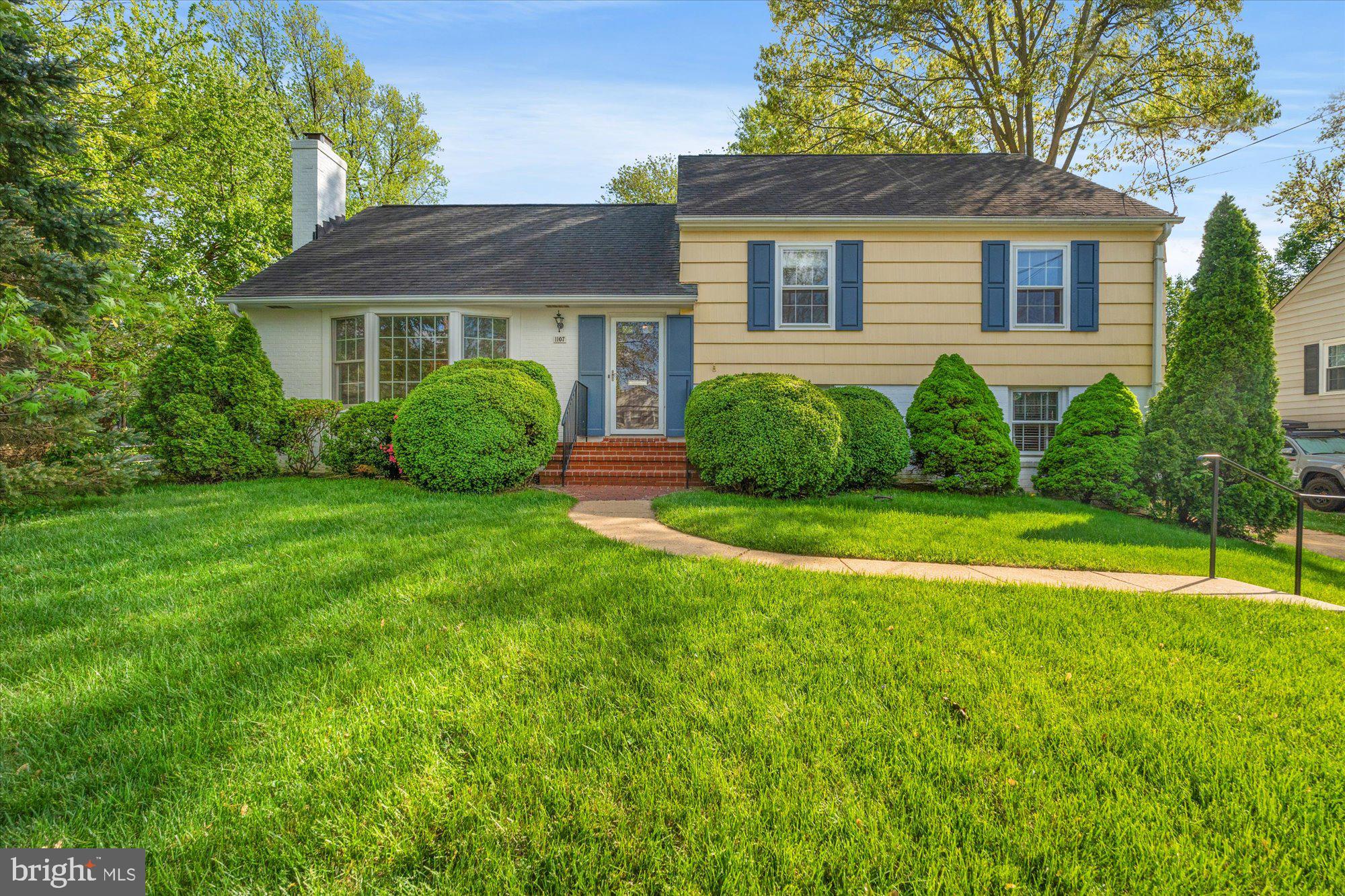 WAYNEWOOD - Residential