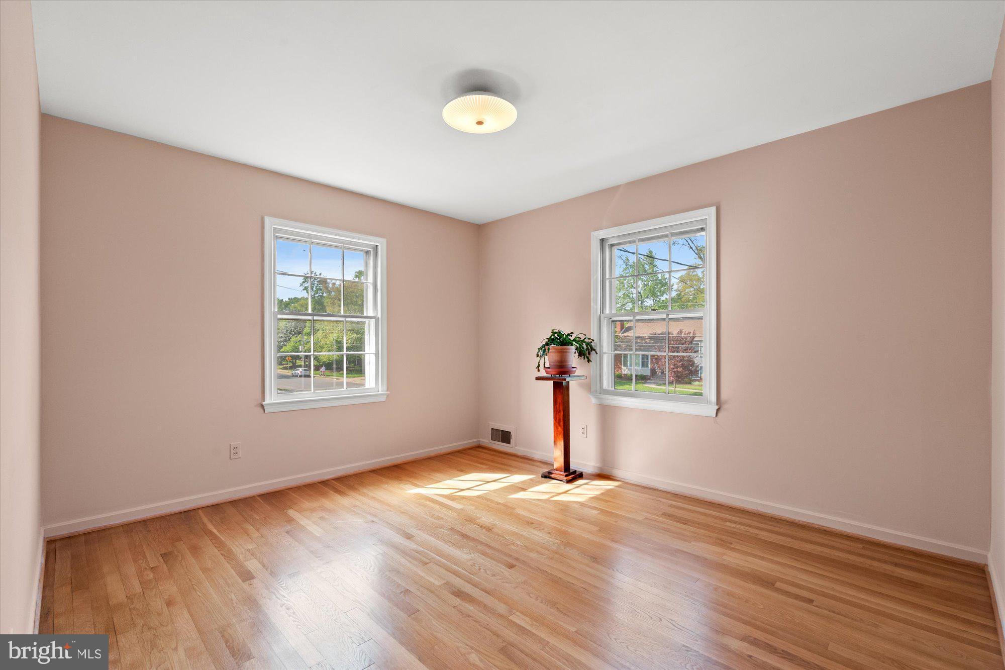 WAYNEWOOD - Residential