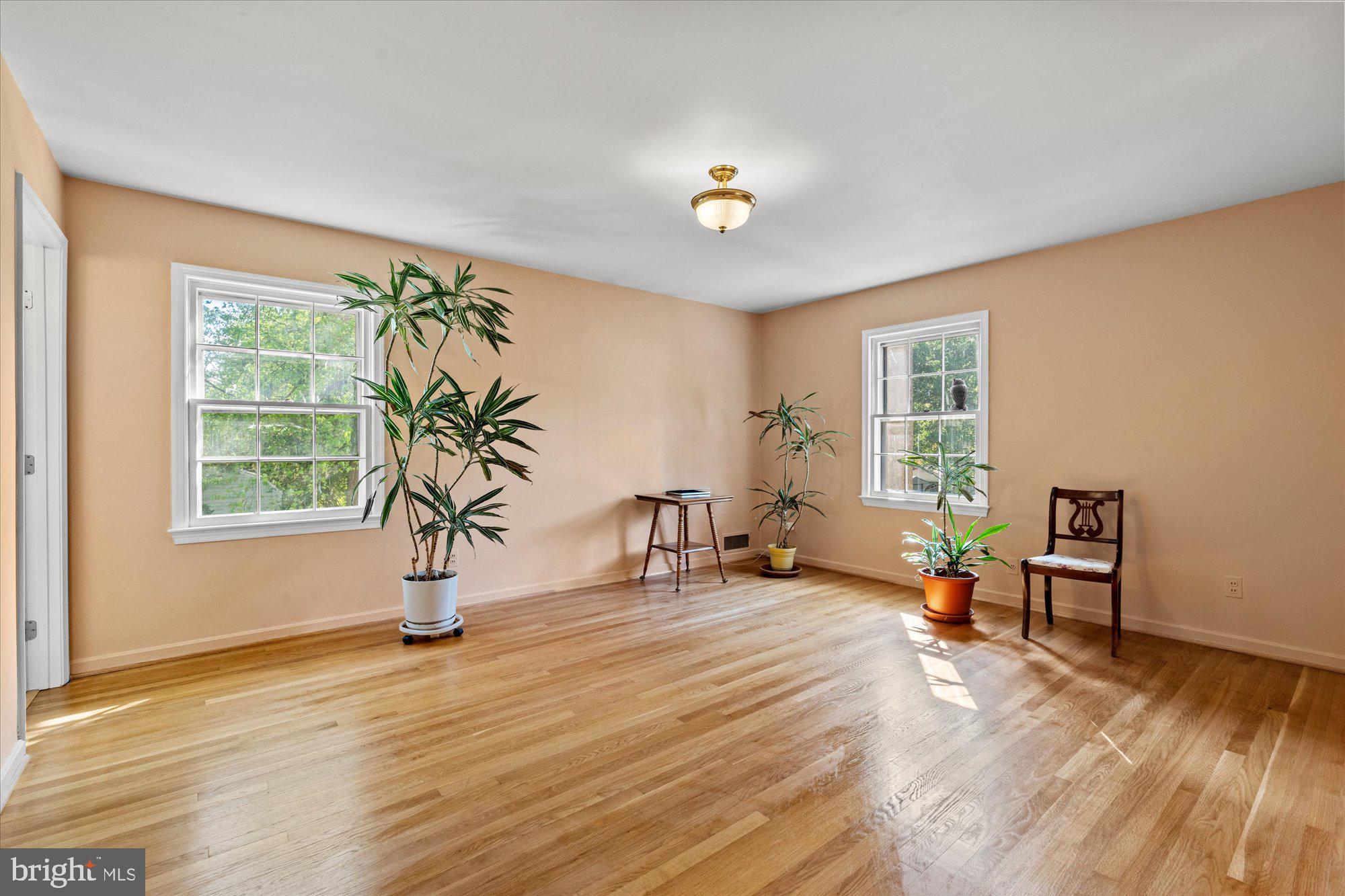 WAYNEWOOD - Residential