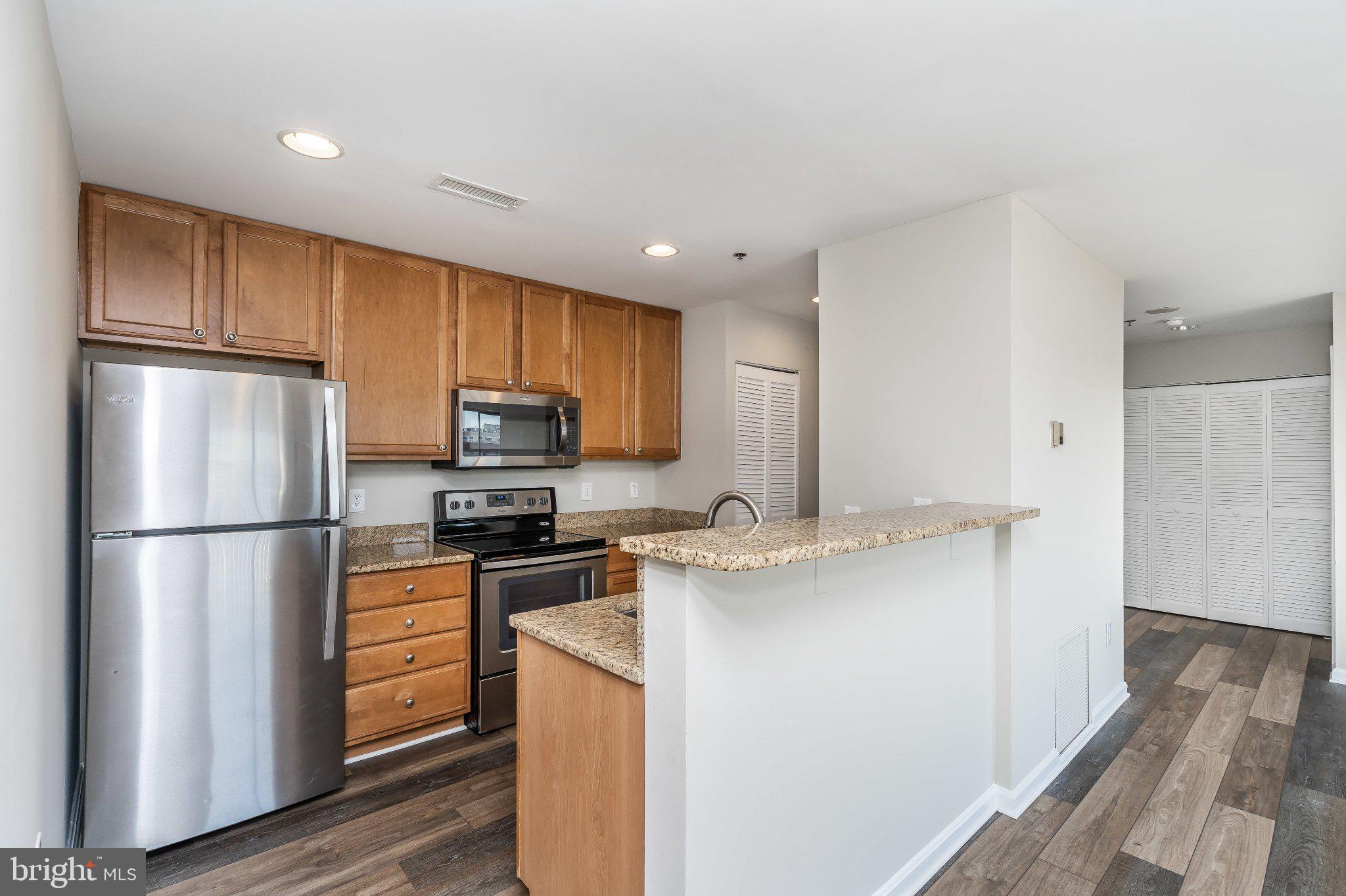 LIGHTHOUSE LANDING - Residential