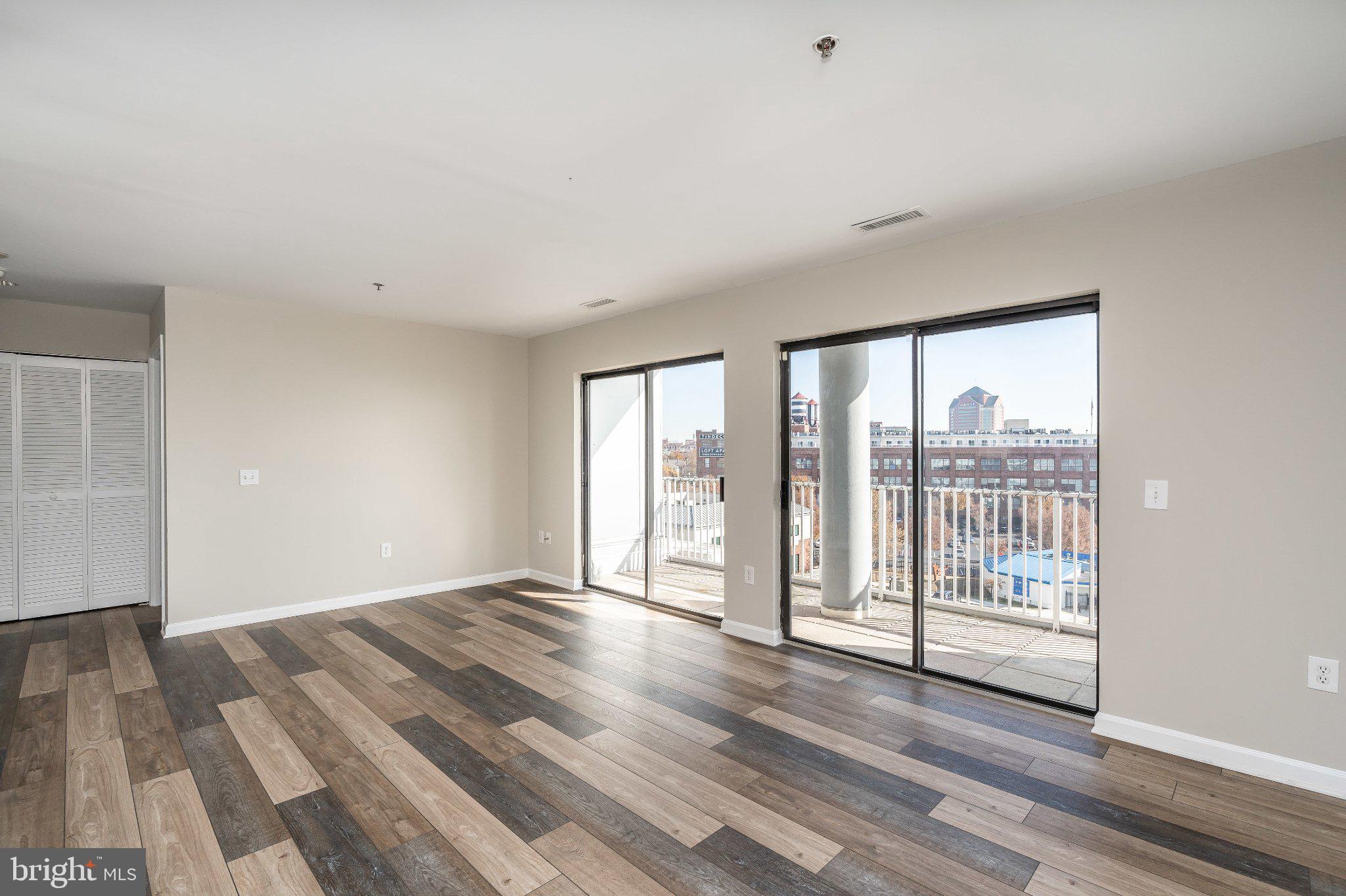 LIGHTHOUSE LANDING - Residential