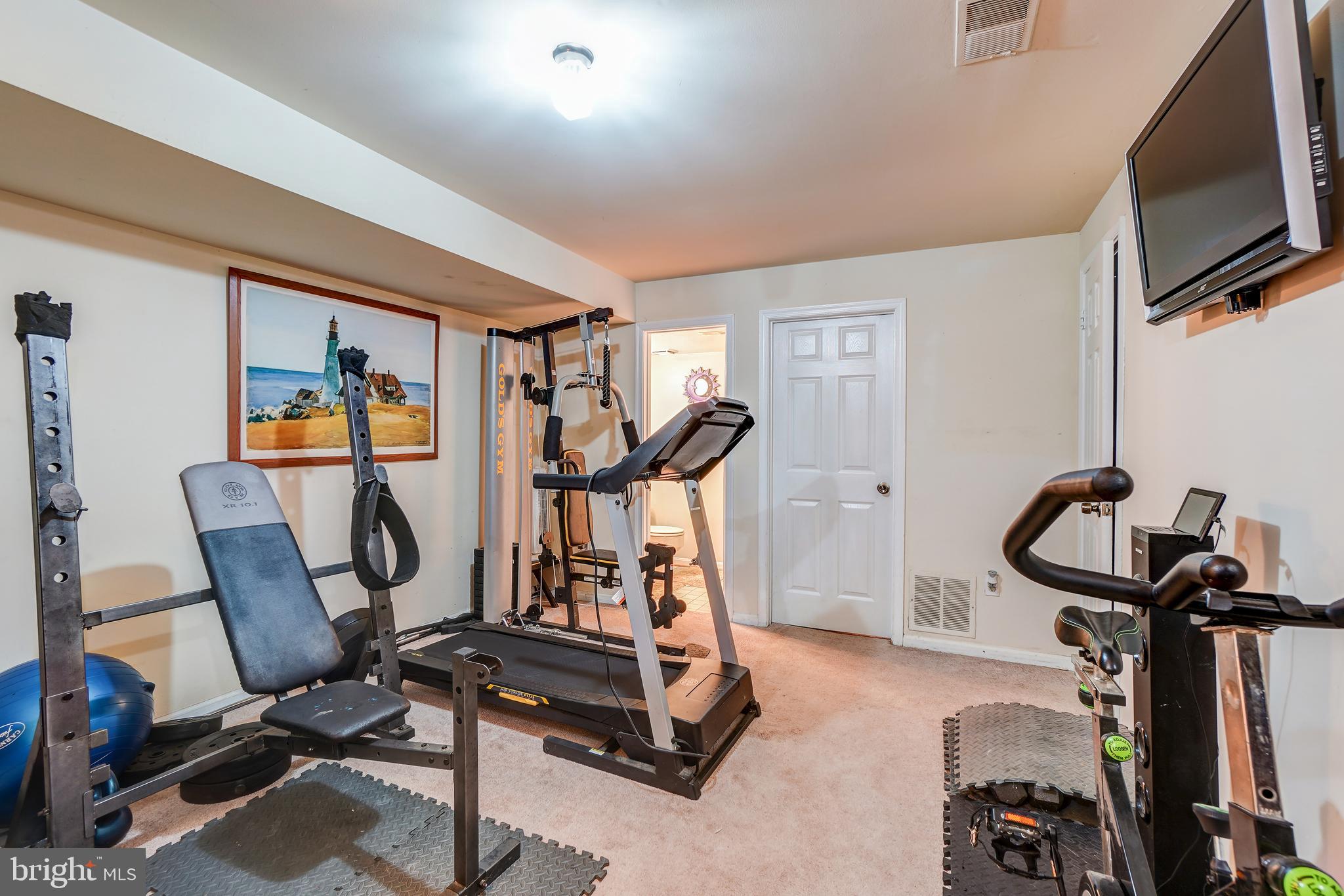 SILVER SPRING CNTRY CLUB - Residential Lease