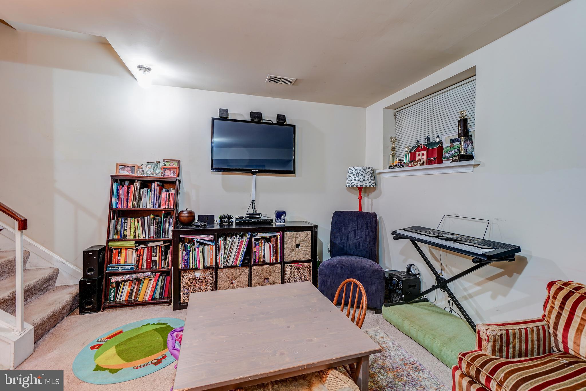 SILVER SPRING CNTRY CLUB - Residential Lease