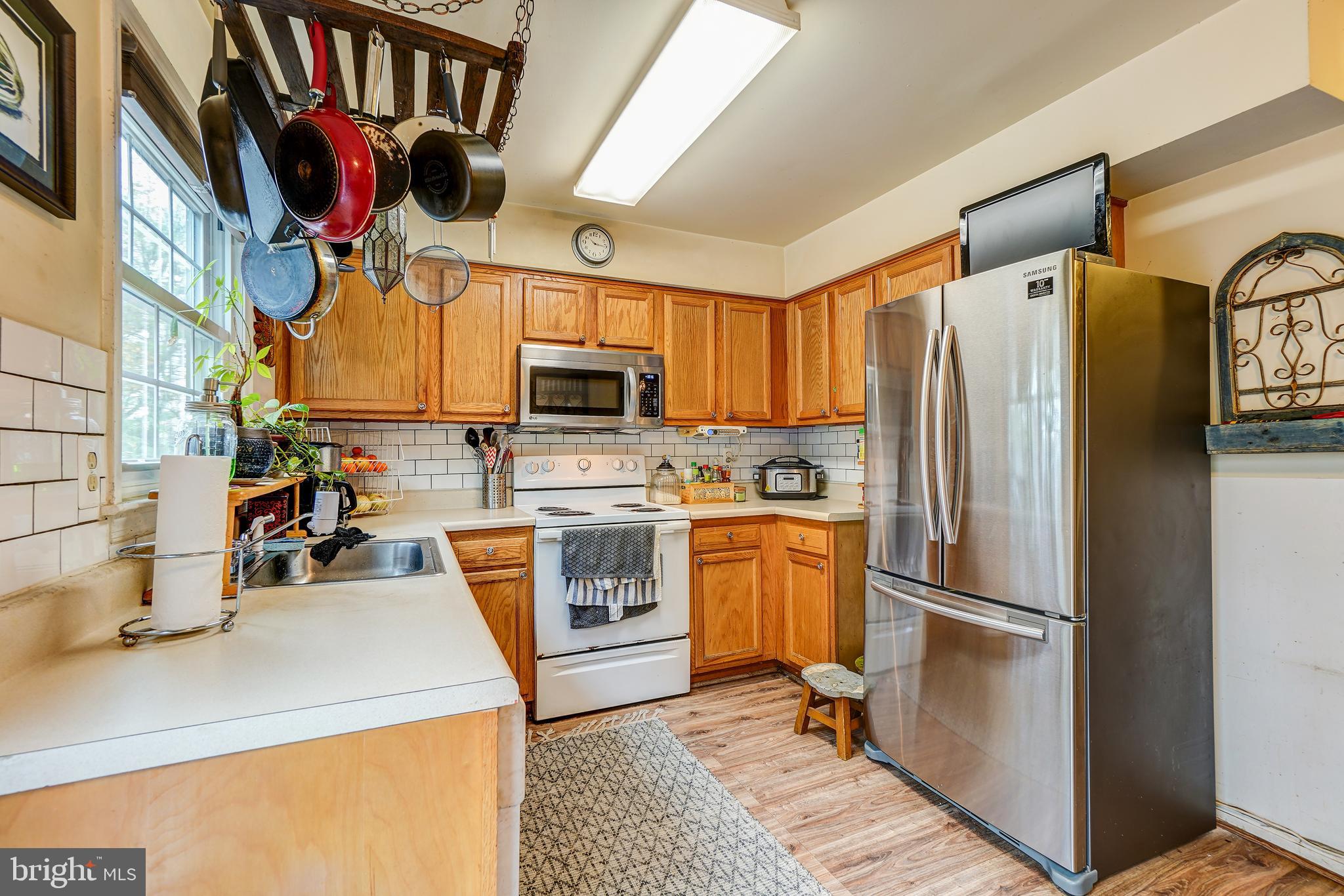 SILVER SPRING CNTRY CLUB - Residential Lease