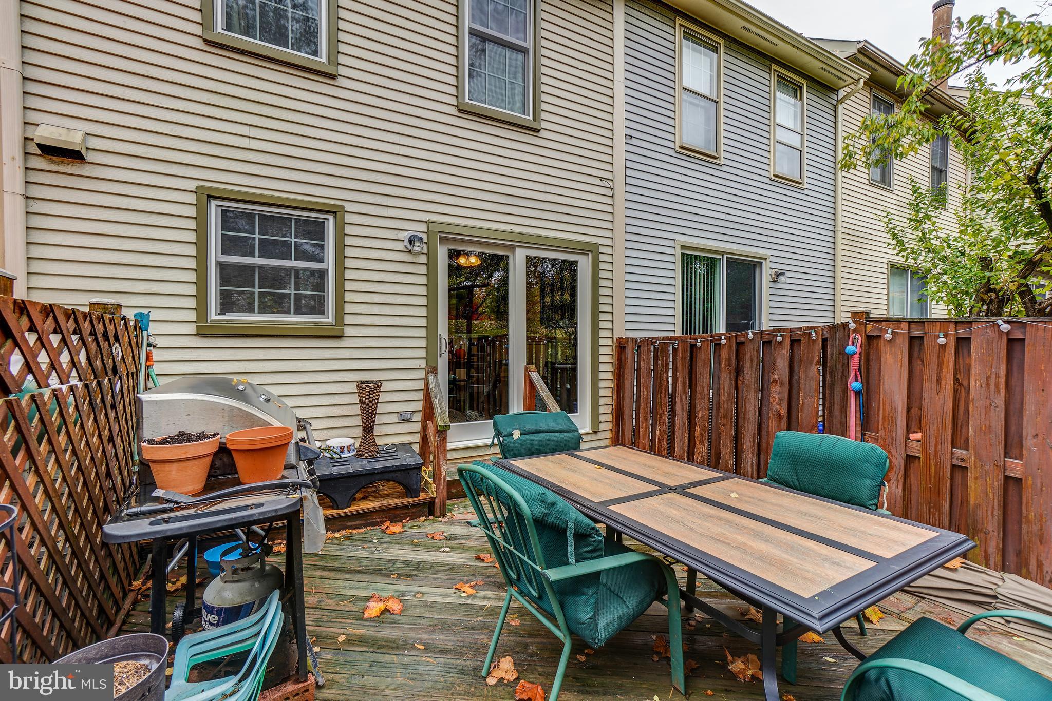 SILVER SPRING CNTRY CLUB - Residential Lease