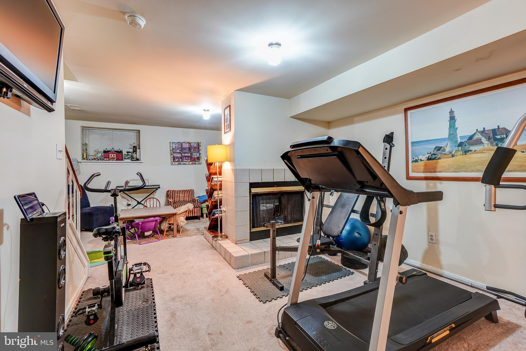 SILVER SPRING CNTRY CLUB - Residential Lease
