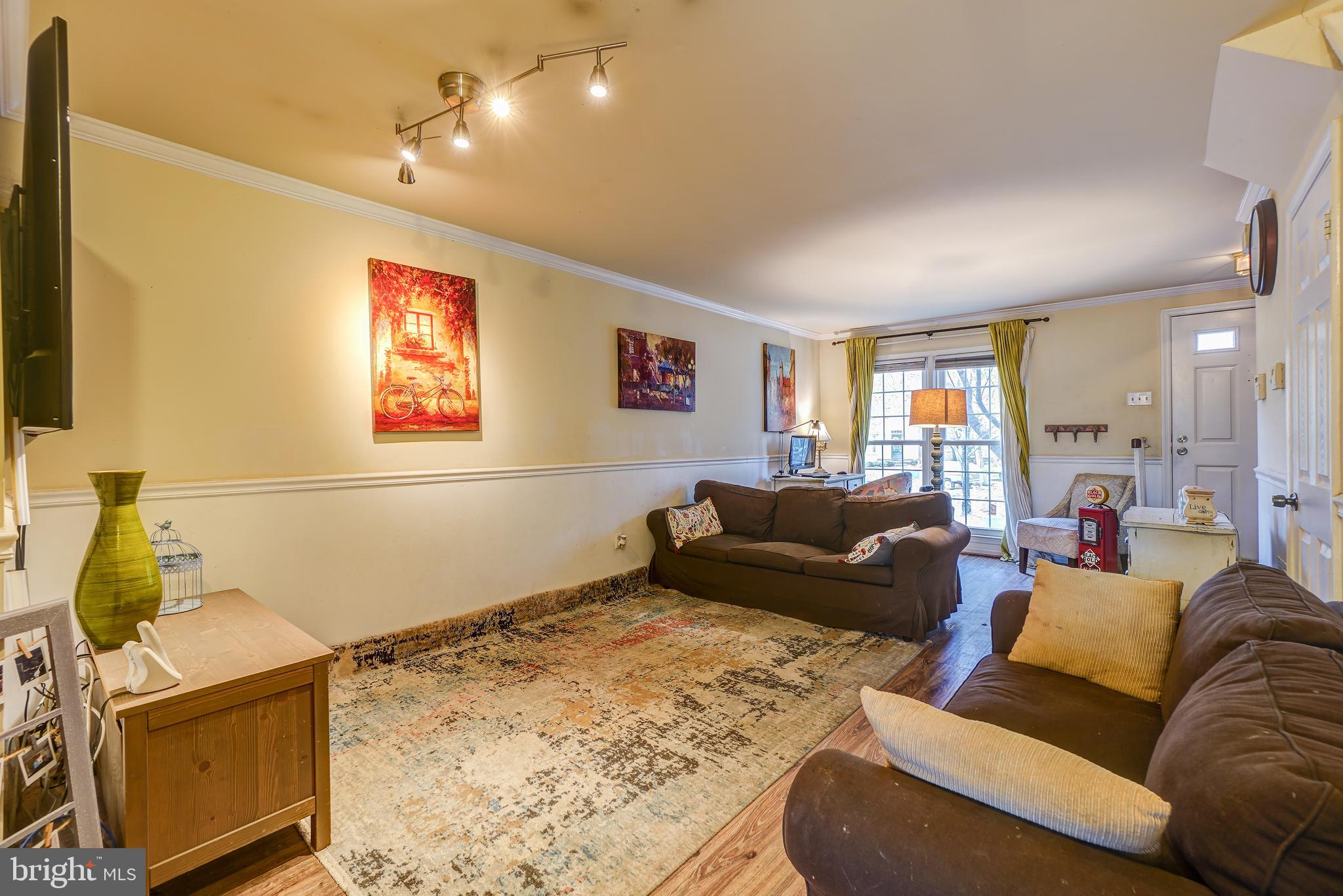 SILVER SPRING CNTRY CLUB - Residential Lease