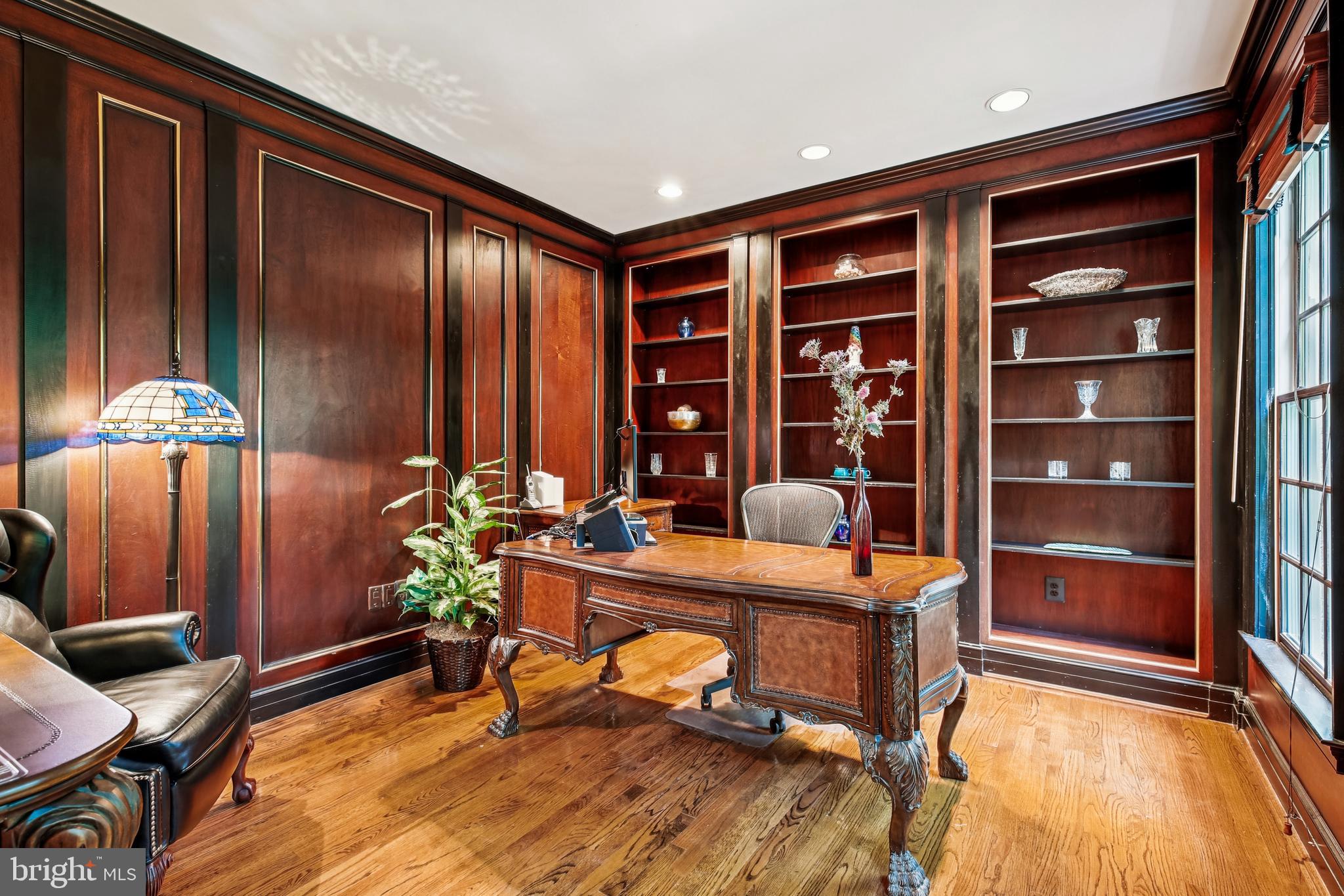 FALCONHURST - Residential