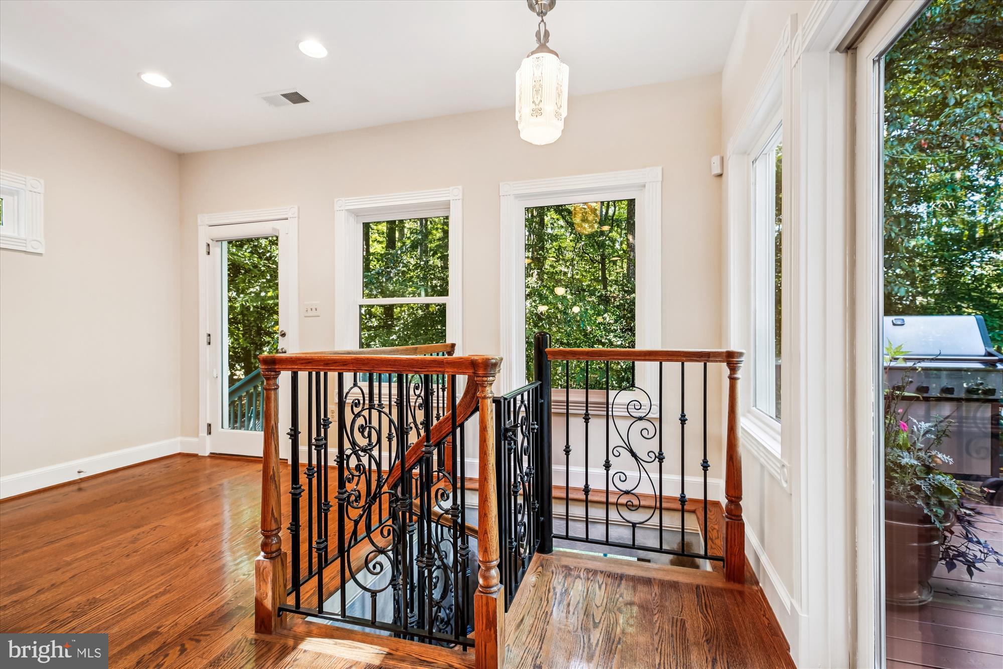 FALCONHURST - Residential