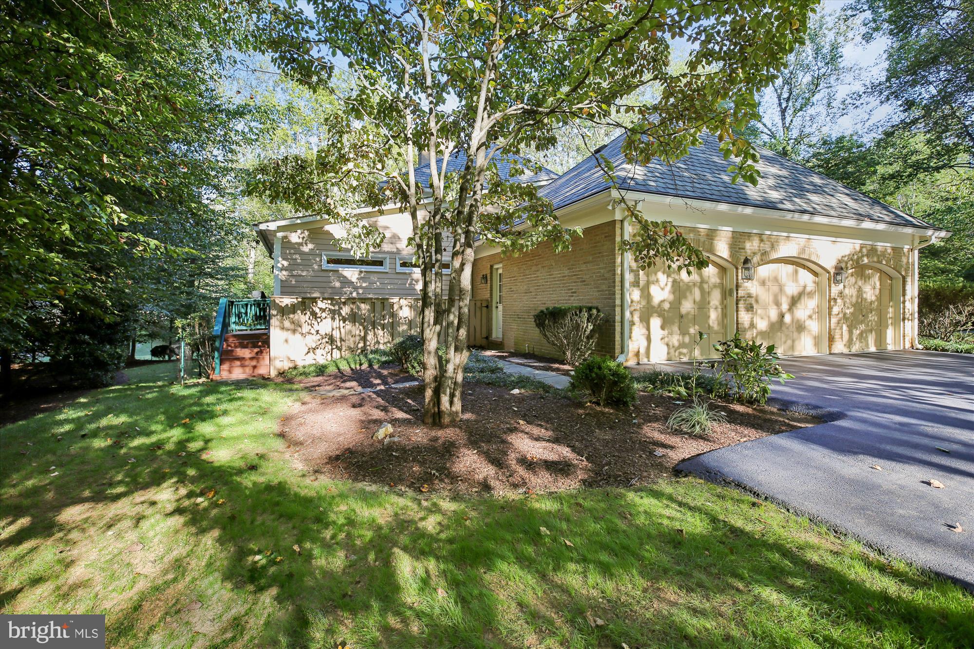 FALCONHURST - Residential