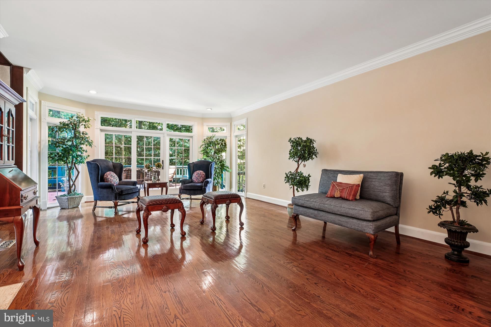 FALCONHURST - Residential
