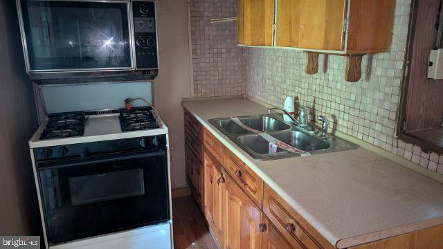 PHILADELPHIA (WEST) - Residential